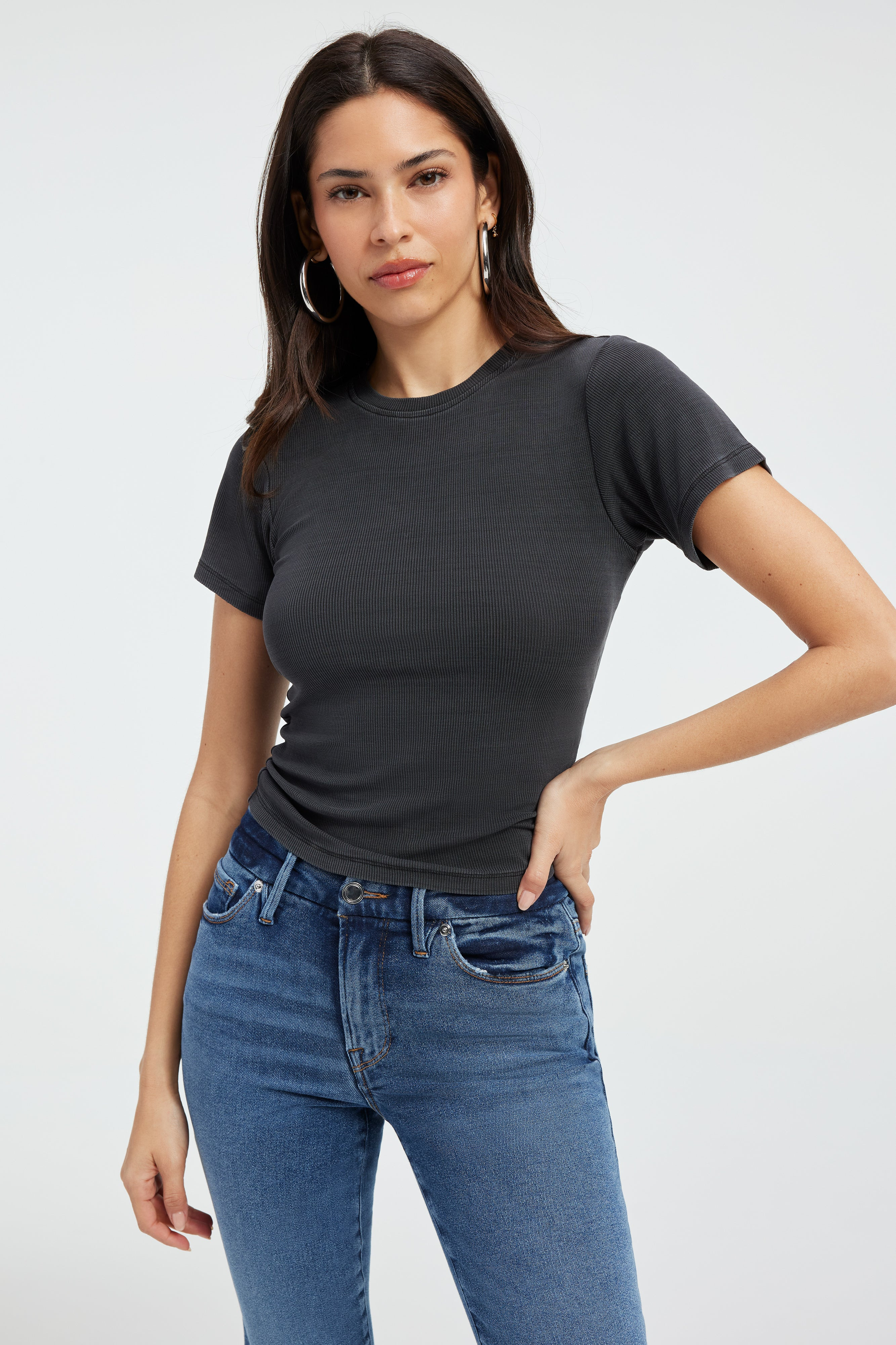 JEANIUS FITTED TEE | BLACK378 | Good American