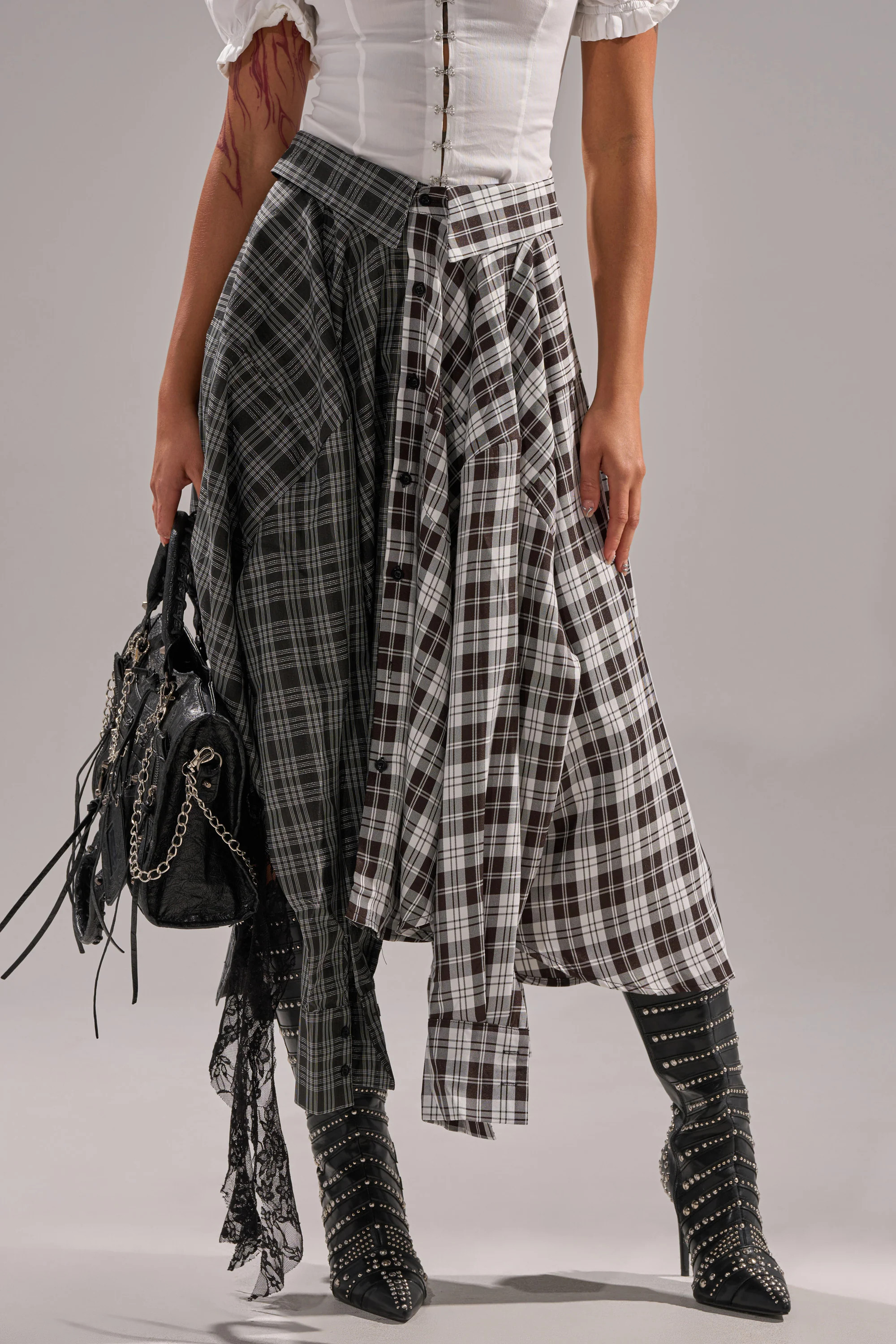 AKIRA Fall Vibes Plaid Midi Skirt | Black | Size Large | AKIRA
