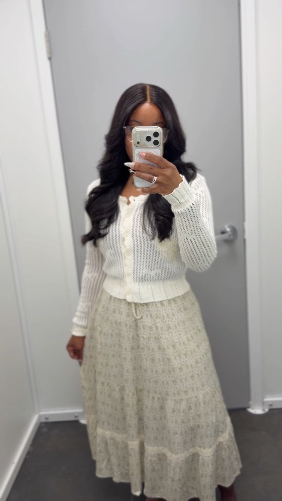 easter dress women

Wearing a size small in the skirt and XS in the cardigan sweater. Love how flowy this skirt is and this would be perfect for spring/easter. The skirt has no pockets , this is also apart of the bridgerton collection. 

#LTKPetite #LTKSeasonal #LTKU