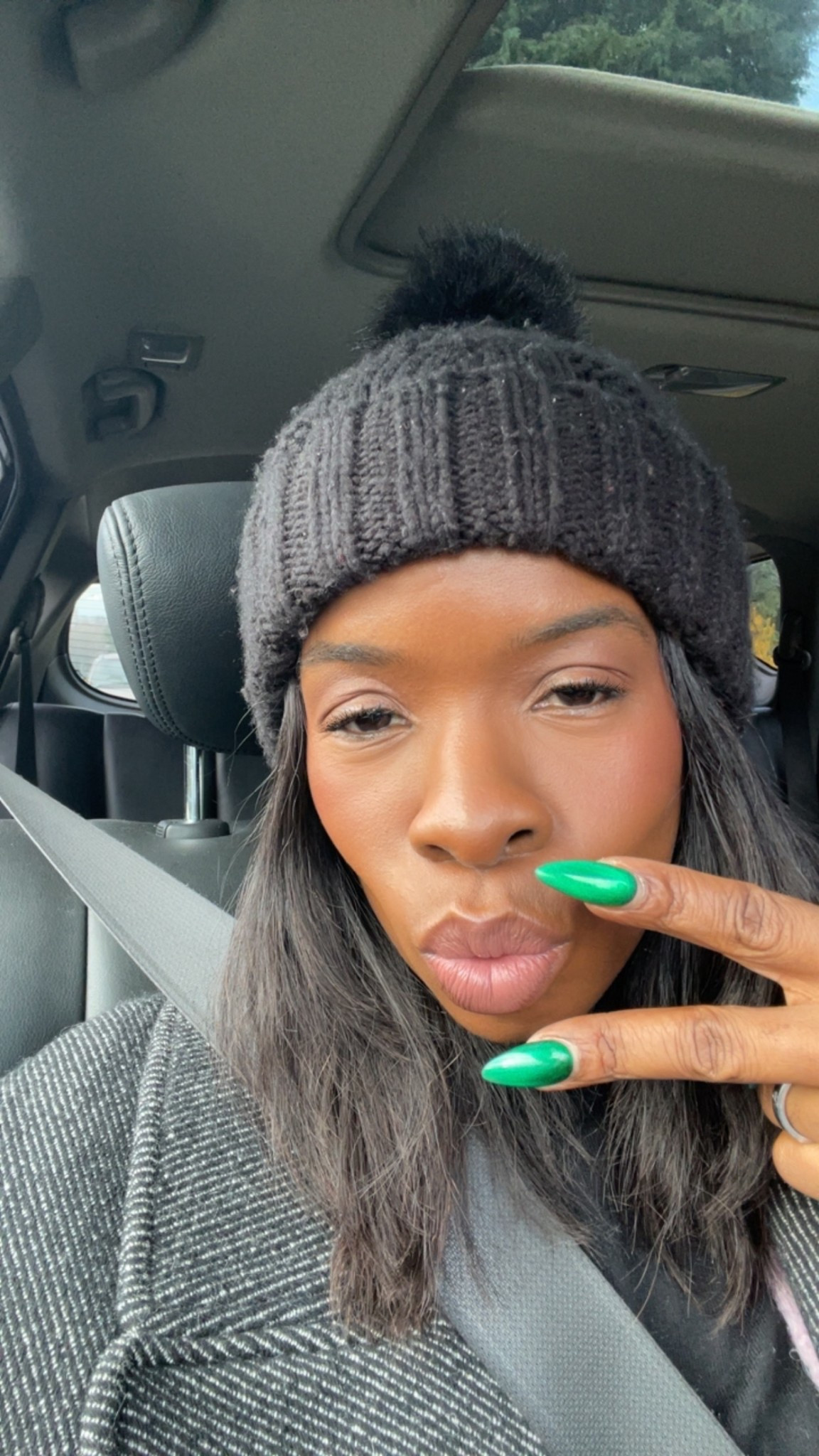 School pick ups and the last week before Christmas 💚🎄

#LTKootd #LTKmomlife #LTKdayinmylife