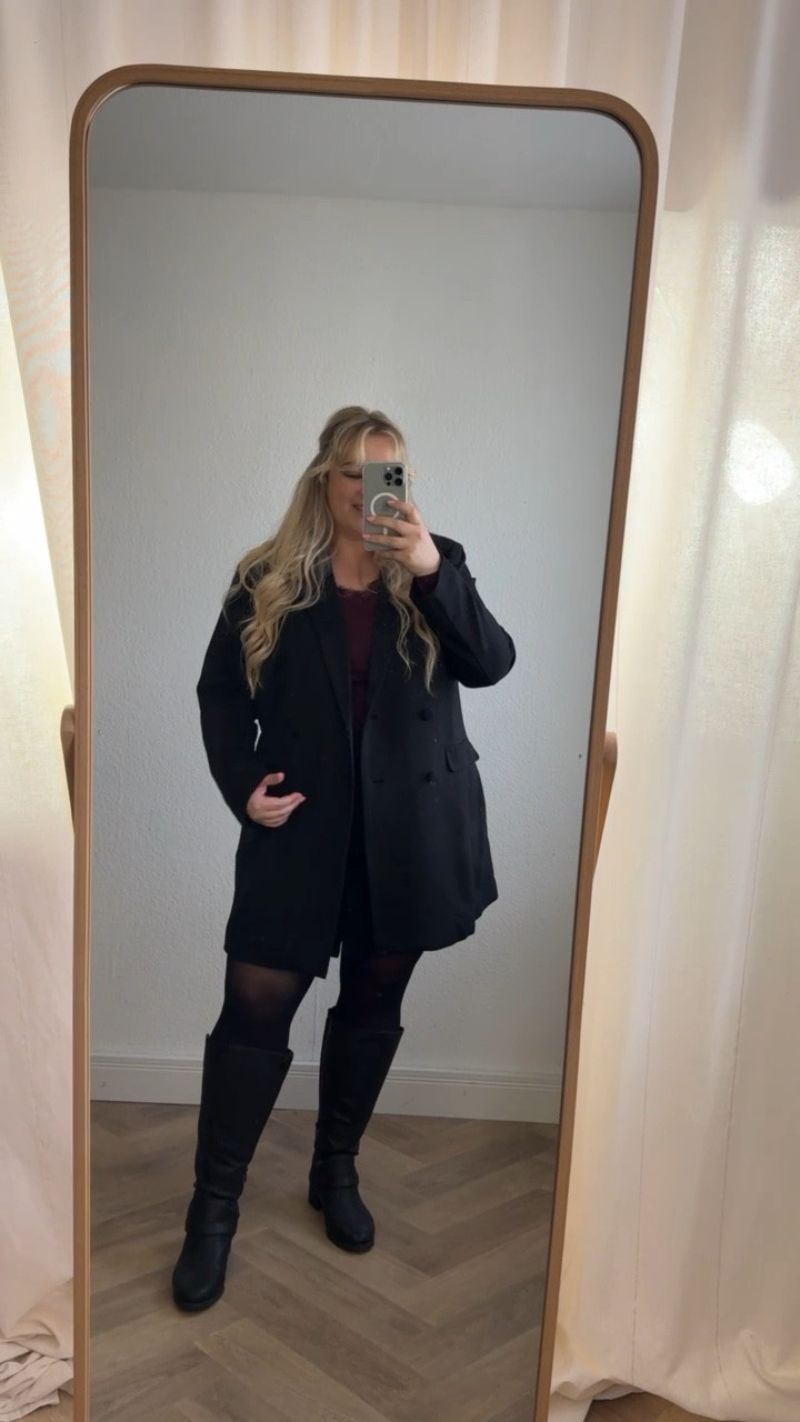 Outfit of the day ♥️🖤

15 % sparen bei Bon Prix mit dem Code:
bysandra15
(Gültigkeit: 16.09. -einschl. 18.09.2026; 15% auf Alles; einmalig einlösbar pro Kundin; gilt in DE App & Webshop)

#plussizefashion #rock #curvy #muster #autumn #herbst

#LTKplussize #LTKdeutschland #LTKautumn