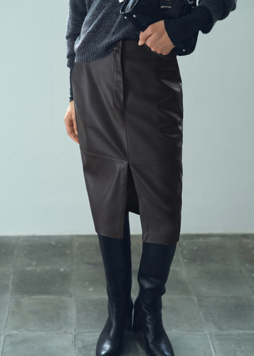 Leather-effect pencil skirt | Mango (US/MX/AU)