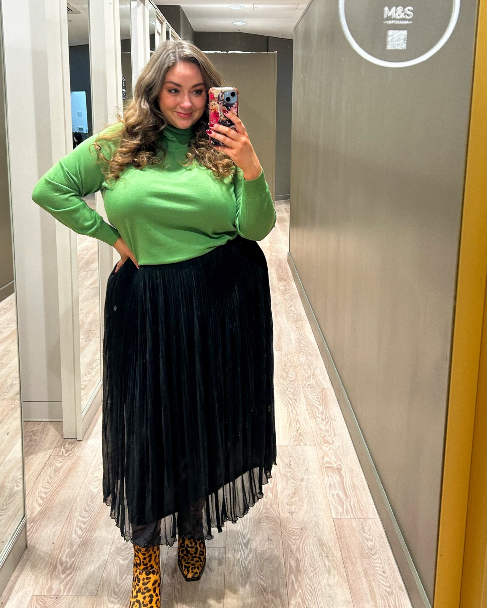 On the hanger vs on me: Plus size at M&S 💚

#LTKmidsize #LTKplussize #LTKcurves