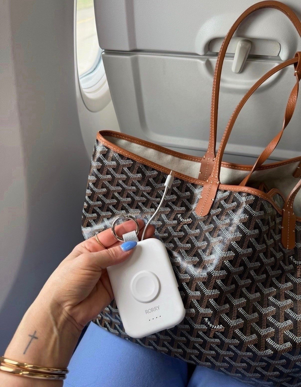 Airport essentials 

#LTKmomlife #LTKdayinmylife #LTKTravel