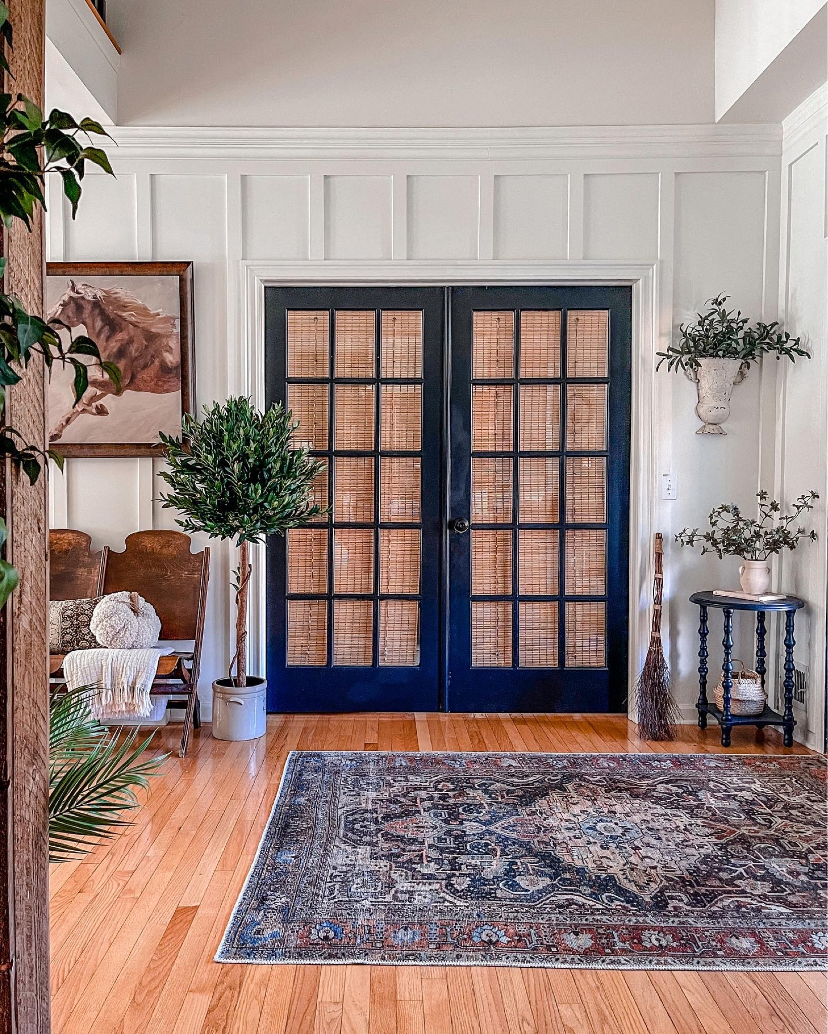 Entryway decor 

#LTKhome #LTKSeasonal