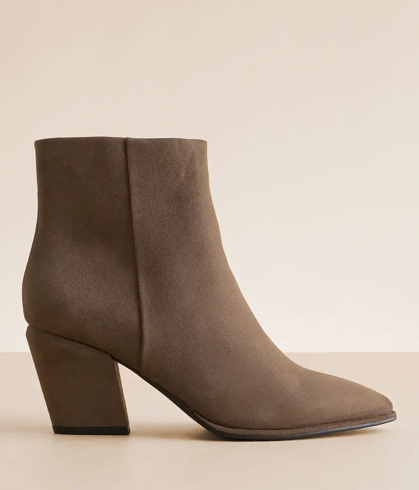Calletana Heeled Ankle Boot | Buckle