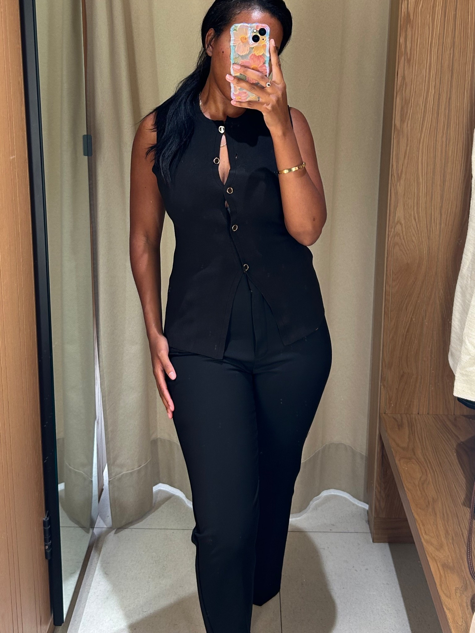 New Arrivals✨ black vest top and straight leg black trousers / workwear - I am wearing a size EUR 39 trousers 

#LTKWorkwear #LTKStyleTip #LTKFindsUnder100