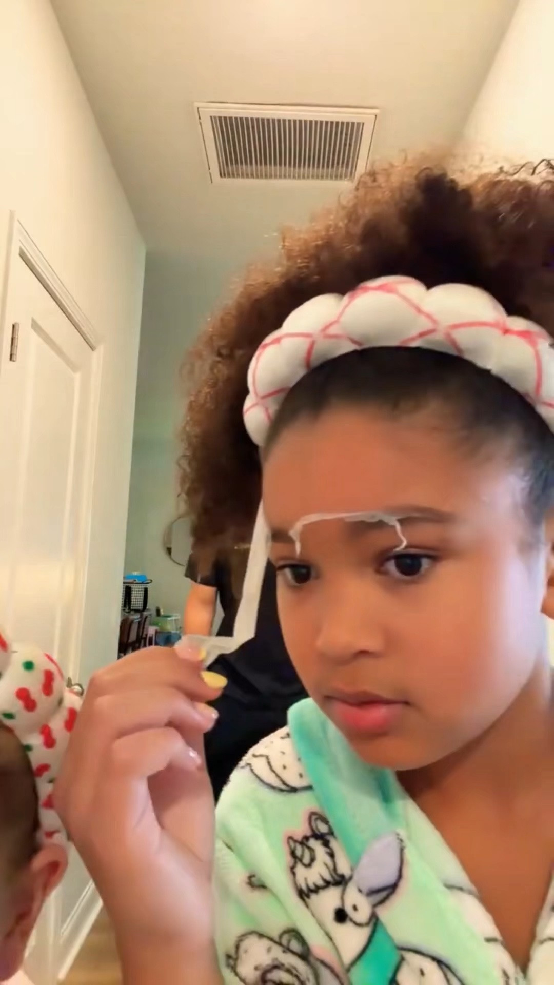 The best face mask peel! No none of her hair came off her eyebrow! // brows // target

#LTKmorningroutine #LTKselfcare #LTKdayinmylife