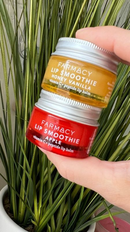 New from Farmacy! Lip Peptide Smoothie now in honey vanilla. Same great benefits, just another flavor. 
.
Save on the Farmacy site w:
CLAUDIA20 
.
#farmacy #sustainablebeauty #sephorafinds  

#LTKbeauty