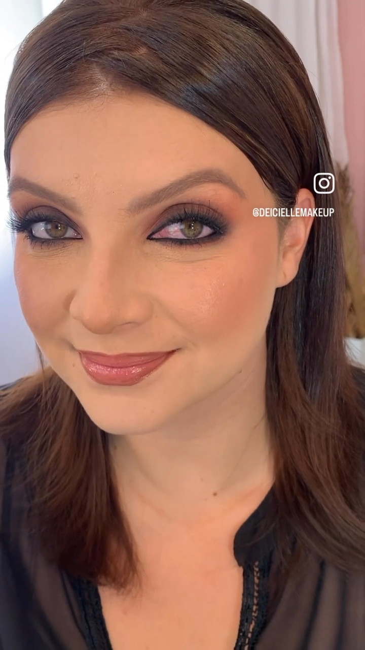 Nuhhh o final! Haaa eu estou apaixonada nessa make.  
No meu shop, você encontra produtos que utilizei e amei o resultado. 

#LTKbeauty #LTKbrasil #LTKaustralia