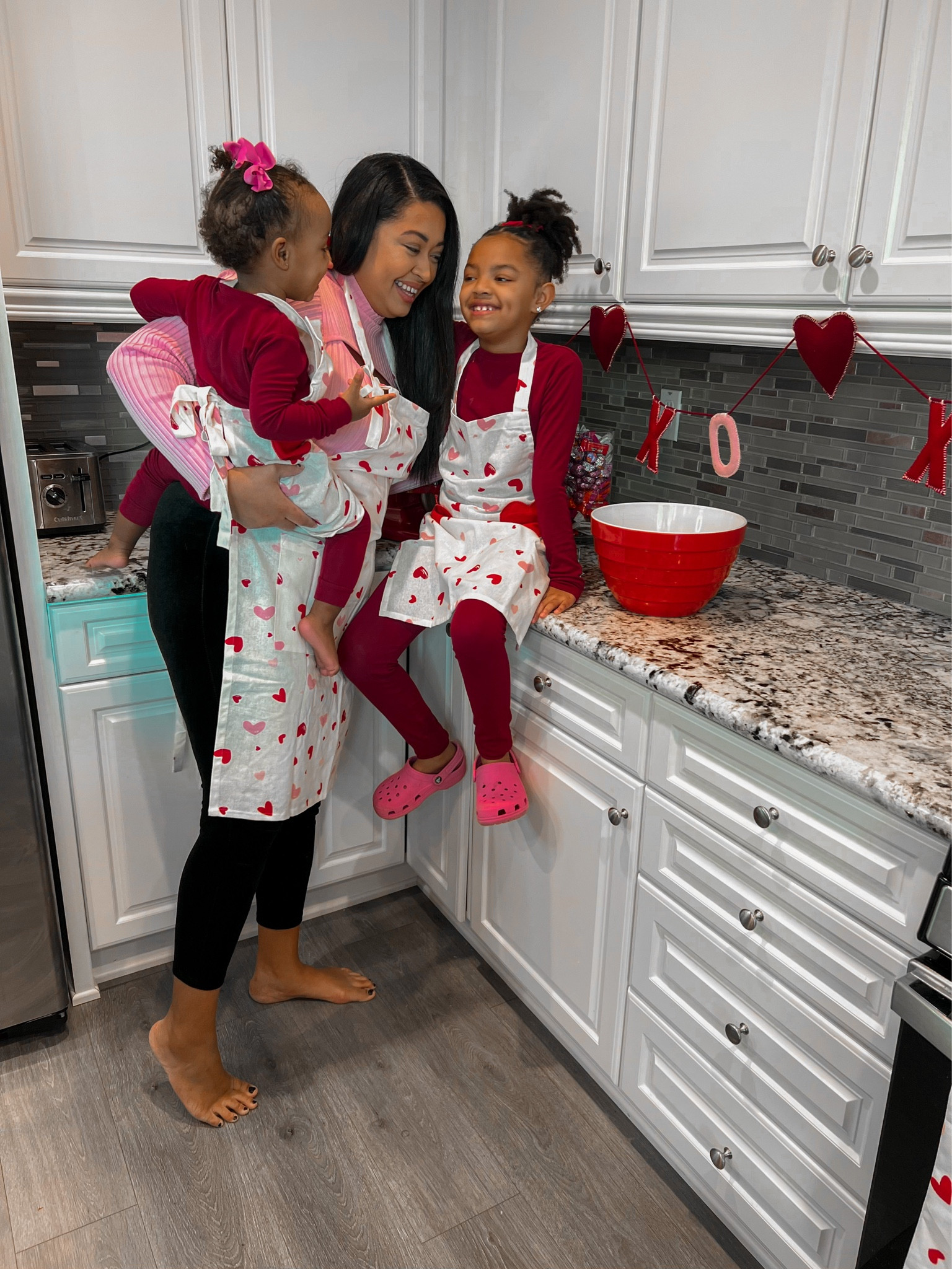 Baking with my Valentine’s ♥️💗🧁🍰 #valentines #target #decor 



#LTKstyletip #LTKcurves #LTKSeasonal