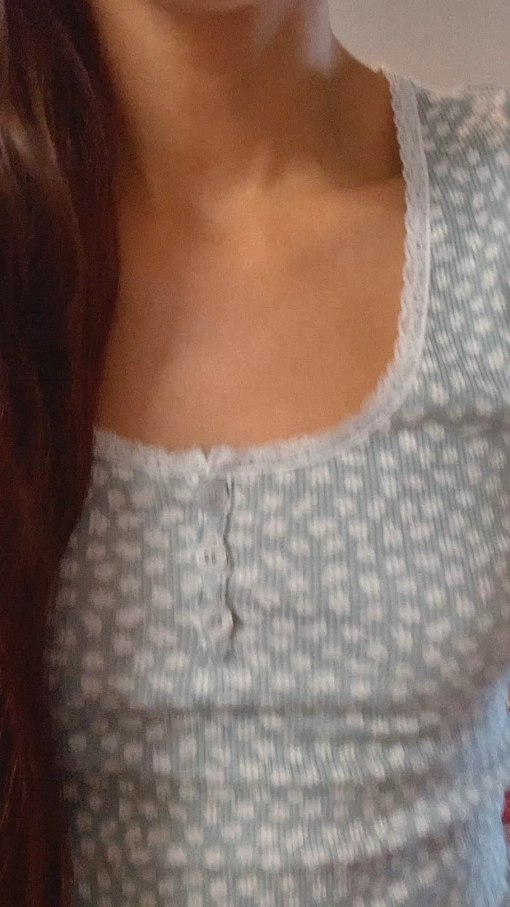 My current favorite fit Mom Jeans! Also love comfort and cuteness, this outfit has it all! ♥️ Linking all my current Favorite Mom Jeans below! Their fit is always on point! 

#LTKstyletip #LTKworkwear #LTKunder50