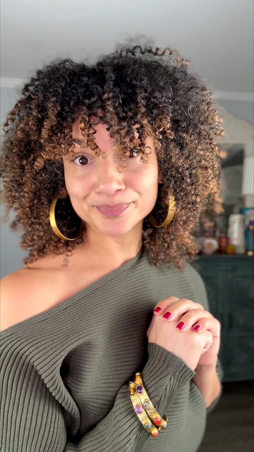 I’m in a medium in the top, it runs small and a small/4 in the jeans. Only the dark blue wash is full length. I’m 5’5”  

#LTKcanada #LTKover50style #LTKjeans