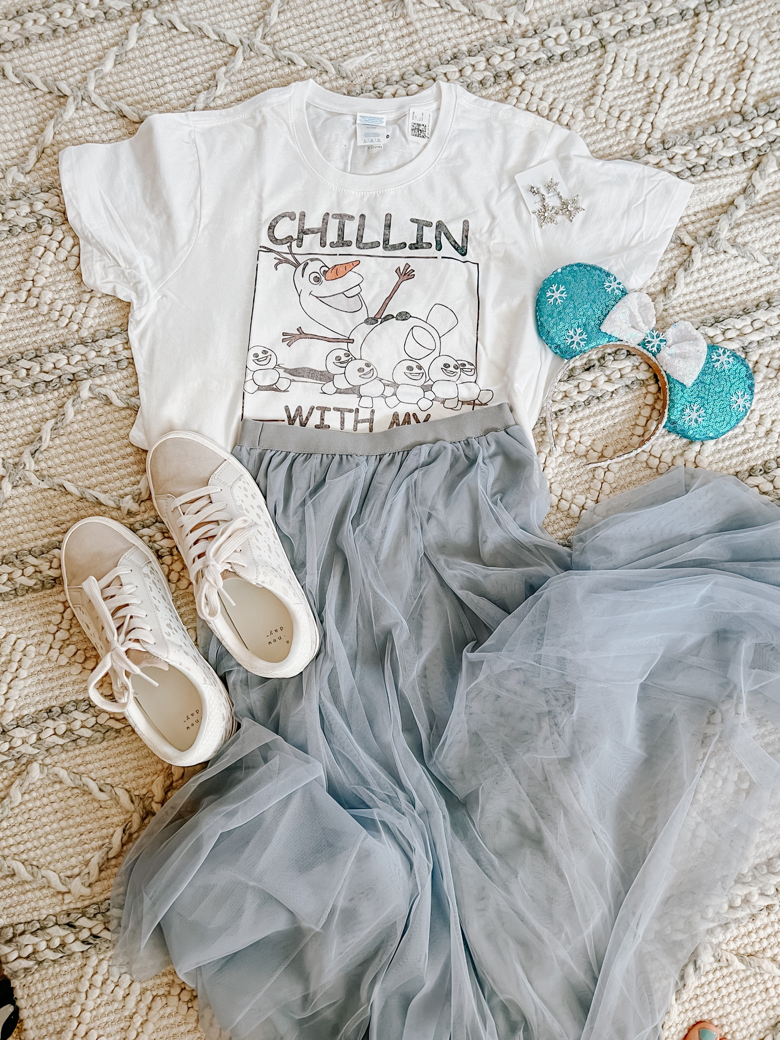 Disney outfit for adults. Frozen Disney outfit. 


Disney land outfits, abercrombie jeans, sneakers, white sneakers, amazon Disney outfits, Disney shirt, Olaf shirt, frozen shirt, amazon earrings, amazon necklace, amazon jewelry, new balance sneakers outfits, Disney shirts, Disney style, Disney fashion, disneyland outfits, disney cruise, amazon Disney, Disney amazon, Disney essentials, disney must haves, Disney ears 

#disney
#Disneyland #adultdisneyoutfits #outfit #outfits #minnie #mickey #frozenoutfits #amazon #affordable #cheap # budget
teacher outfits, business casual, casual outfits, neutrals, street style, Midi skirt, Maxi Dress,




#LTKstyletip #LTKunder50 #LTKfamily