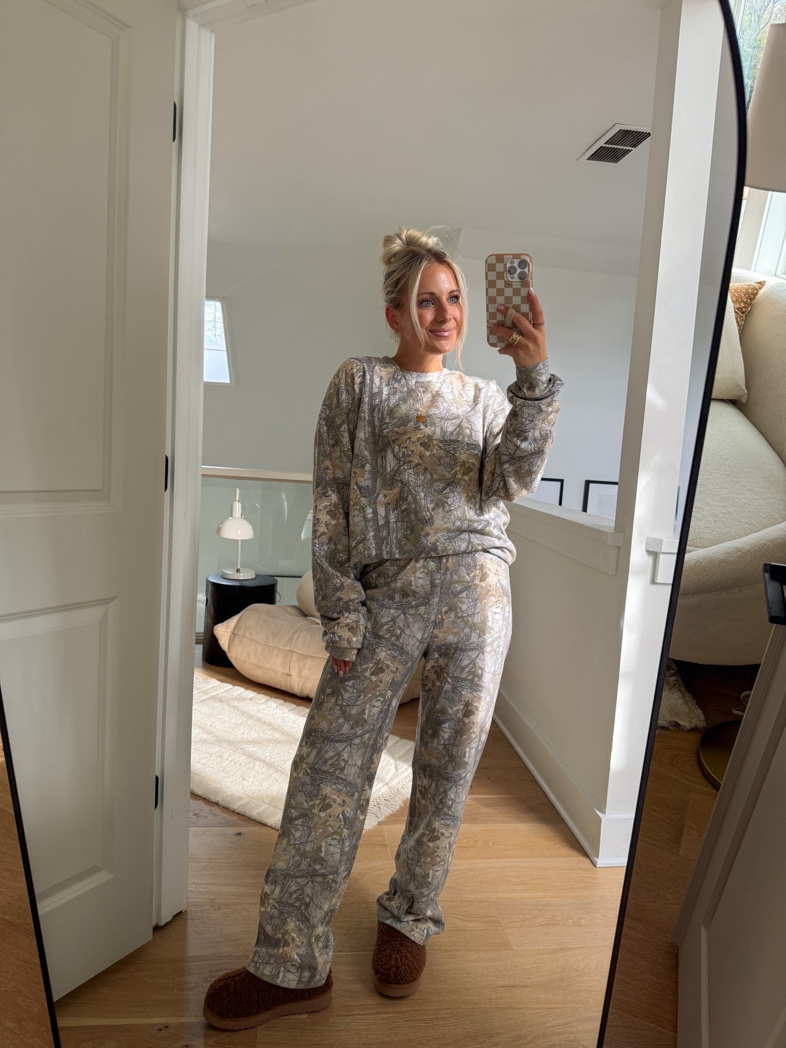 Wearing mediums but SIZE UP — wish I did larges! 

#LTKFindsUnder50 #LTKmomlife