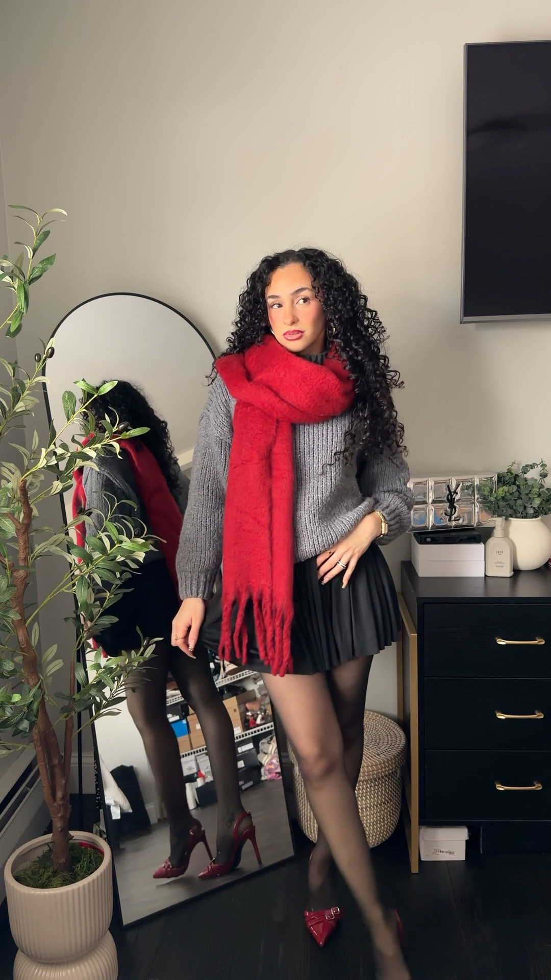 Accessories make all the difference ! I love a cute pop of color for a dull outfit. The perfect way to pop an outfit is always with a scarf and shoes 

#LTKgrwm #LTKSeasonal #LTKootd