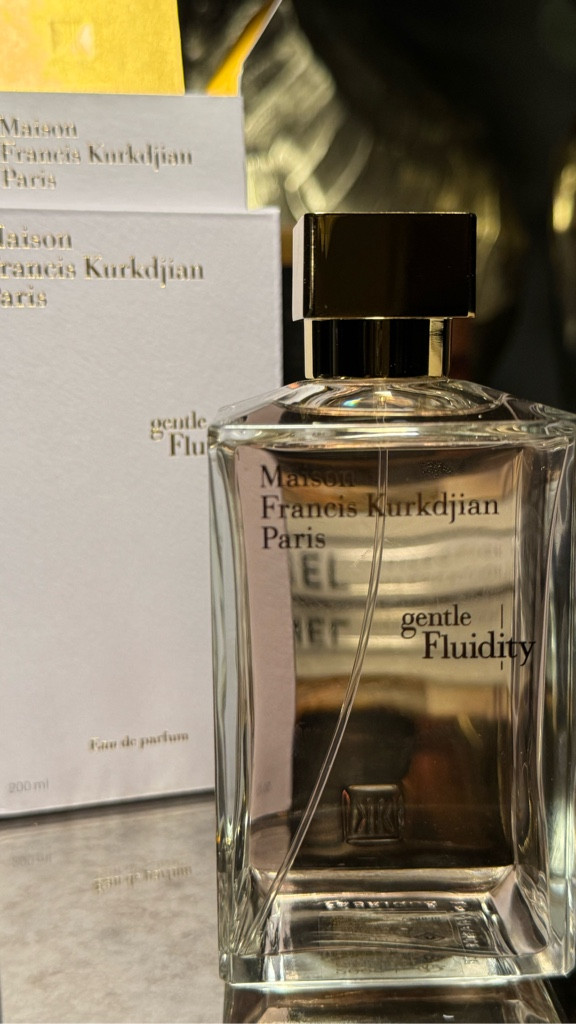 I’ve been meaning to post this, but besties if you want your man to bend you like a pretzel…this is that scent 😏

No, but seriously @MFK Paris Gentle Fluidity Gold is another fav and the smell is so intoxicating on me 🤤. 

Notes: 
Nutmeg
Vanilla 
Juniper Berries
Amber Woods 
Coriander Seeds
Musks

#perfume #gentlefluiditygold #blackgirlluxury 


#LTKBeauty