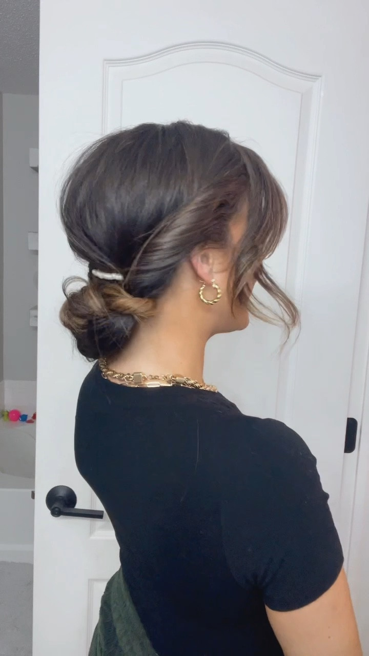 Holiday hairstyle inspo! Linking the bow seen and the pearl bobby pin used 😘 

#LTKVideo #LTKstyletip #LTKHoliday