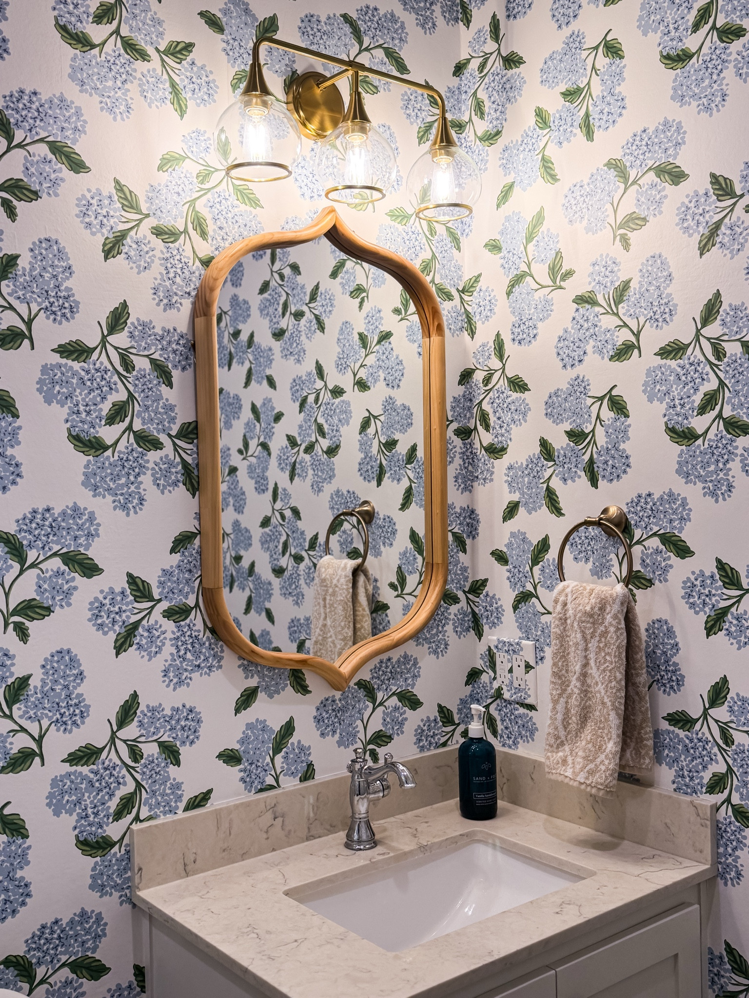 A splash of charm, a dash of personality!

Who’s adding wallpaper in 2025? Here are some of my favorites!

#LTKHome
