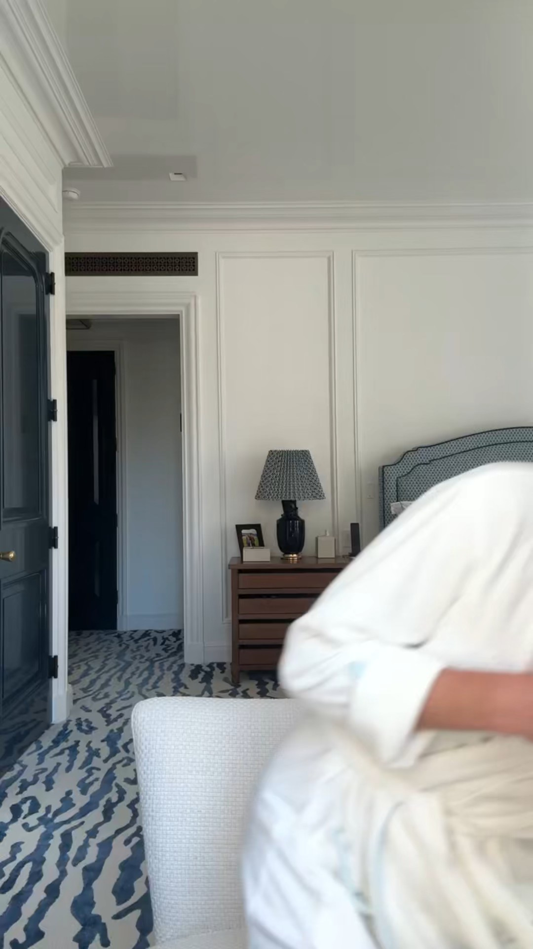 Sharing my latest make-up routine that I wear ☀️and 🌙.
These beauty products are my tried and true faves. 💛

After my skincare routine 🧖🏻‍♀️, I apply @armanibeauty primer with my hands 👋🏻 followed by @armanibeauty luminous silk foundation using the @artisbrush palm brush.
Next, I apply @westmanatelier contour stick (in the shade truffle) to my check bones and jawline, blending with my finger tip. 
@trishmcevoy light & lift face color duo bronzer (06) is my go-to. I apply this in a “3” motion using this @tomfordbeauty brush. 
4. @westmanatelier blush stick in petal gives me that rosy🌹 flush look I strive for. I apply this directly on to my cheek bones and again, gently blend with my finger tips. 
I was a little out of order in my video. Typically, I apply my eye makeup, like this @armanibeauty bronze rose gold eye shimmer before mascara. 
I curl my lashes with the mother of all curlers @surratt eyelash curler
I recently purchased  @armanibeauty mascara eccentrico and it’s a winner. 
I love a statement brow and @westmanatelier brow defining pencil in bark does the trick. 
I was in the mood for a statement lip so I went for this red tone “ma biche” by @westmanatelier . 💄I  lined my lips with @esteelauder liner in spice. This is the BEST nude lip liner. In a perfect world, I would have used a red liner but mine broke and then nude worked just fine. If you prefer softer tones, give Petal & Je Reve by @westmanatelier a try. 


PS. Maybe I’m old school but the only product I suggest buying in person is foundation. Getting the perfect shade for your skin is key. 💋