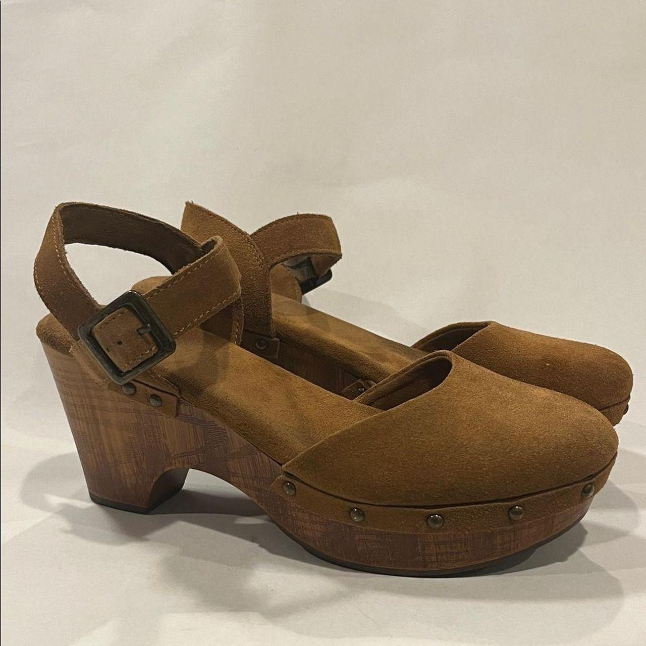 House of Harlow Women's Clogs - Tan - US 9 | Depop US