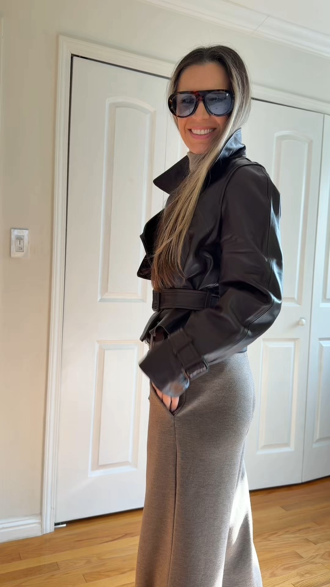 Wool turtleneck sz S
Oxblood brown leather short trench jacket sz 6 US 
I’m 5’5” 122 lbs 



#LTKWorkwear #LTKootd #LTKgrwm