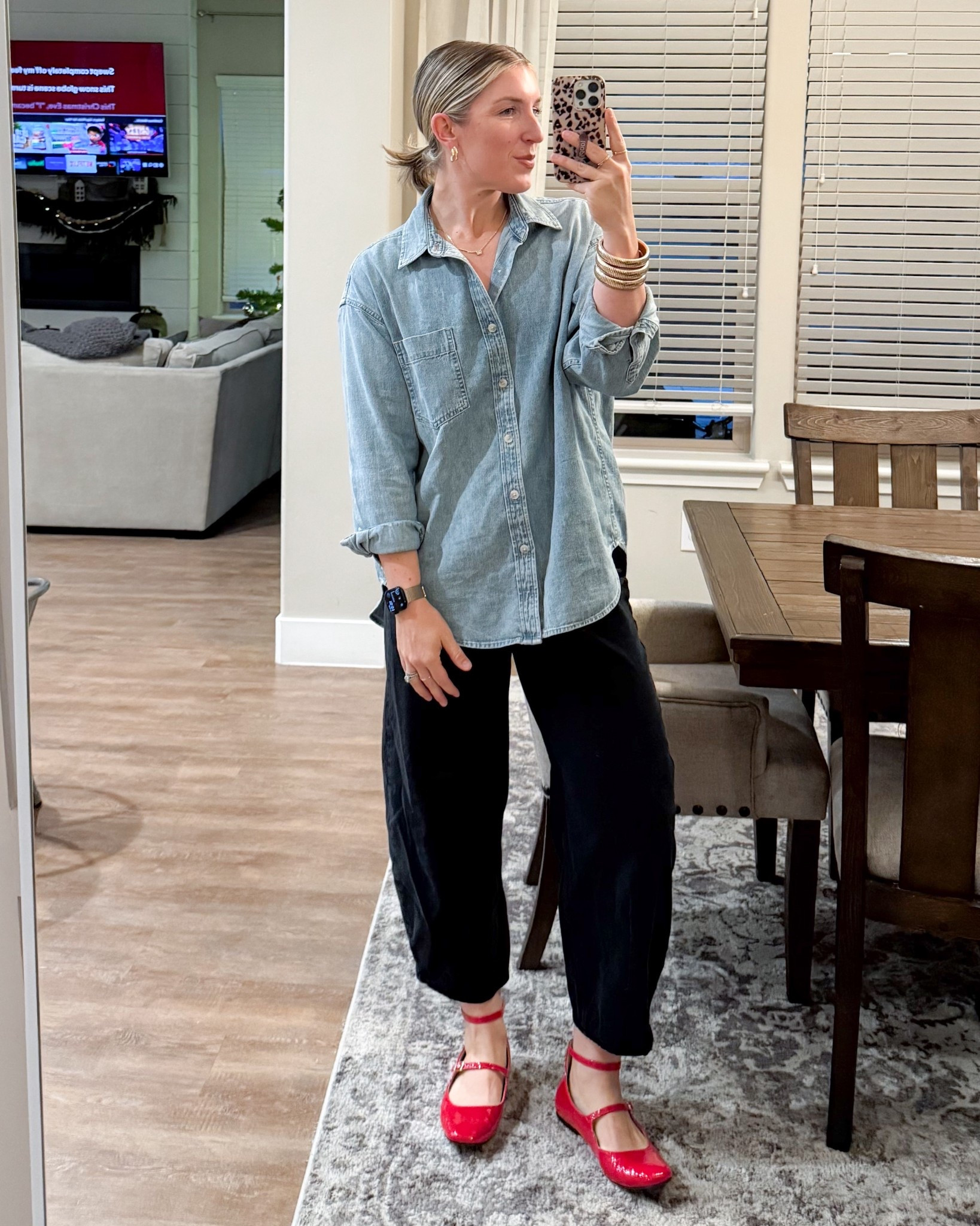 This outfit was comfy and stylish. So easy to wear!!! Side 6 in the jeans and they’re a great barrel cut for the price point. Shoes are old, and not linkable!