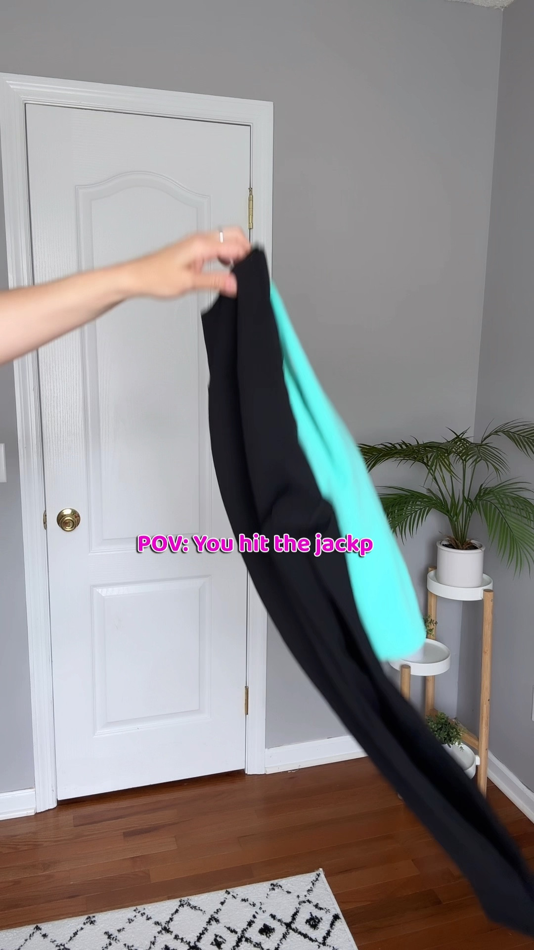 Wow. The quality of this fit is incredible. 👏

Black seamless leggings + pop of color workout tank with removable pads = the perfect combo @colorfulkoala —Buttery soft, super flattering, supportive and actually comfortable enough to wear all day.. 🙌

For reference I’m 5’5, 34D, 150lbs wearing size large in both piece. 

#colorfulkoala #contentcreater #workoutfit #gymfit #momfit

#LTKfitnessgoals #LTKmomlife #LTKdayinmylife