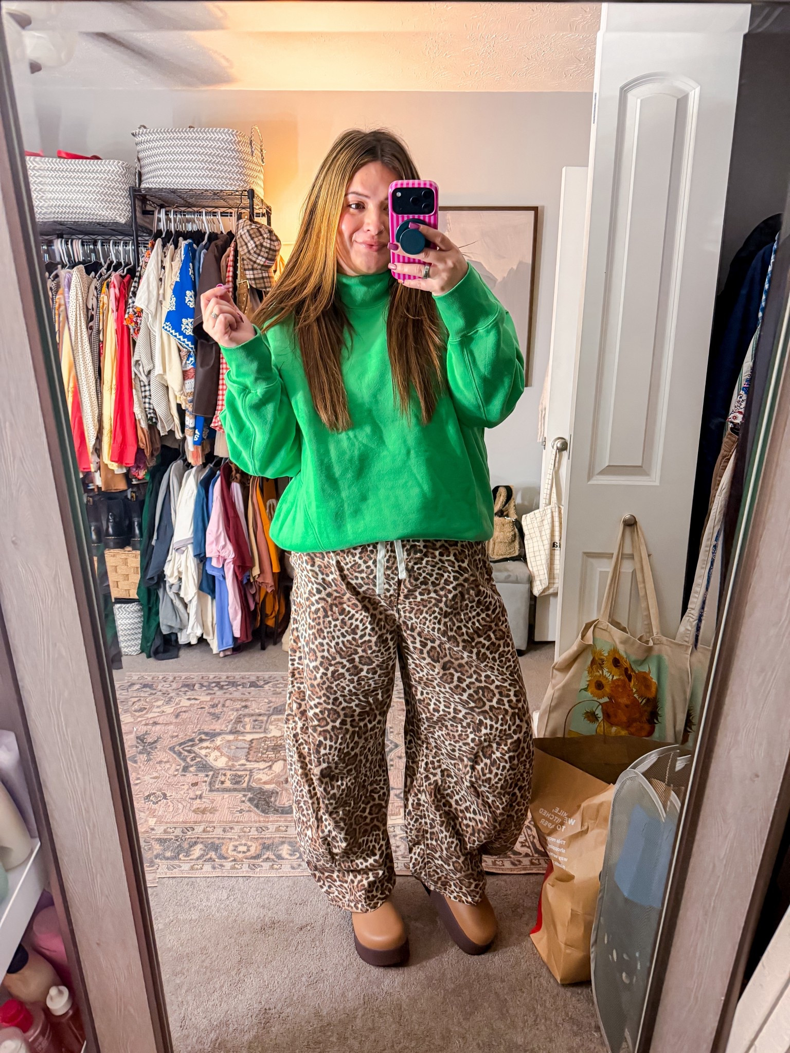 Aerie sweatshirt xl
Gap pants xl 

#LTKMidsize #LTKPlusSize