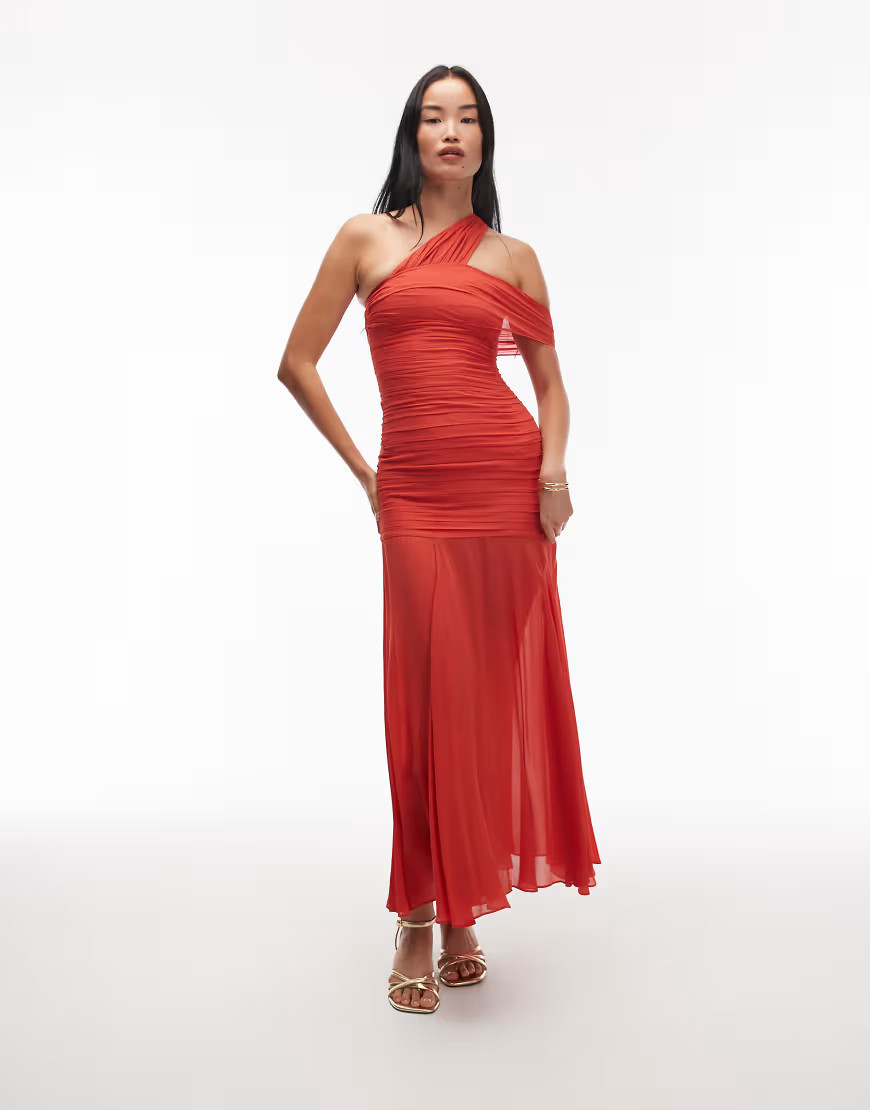 & Other Stories – Maxikleid aus Materialmix in leuchtendem Rot mit asymmetrischem Off-Shoulder-Design und durchscheinendem Saum | ASOS (Global)