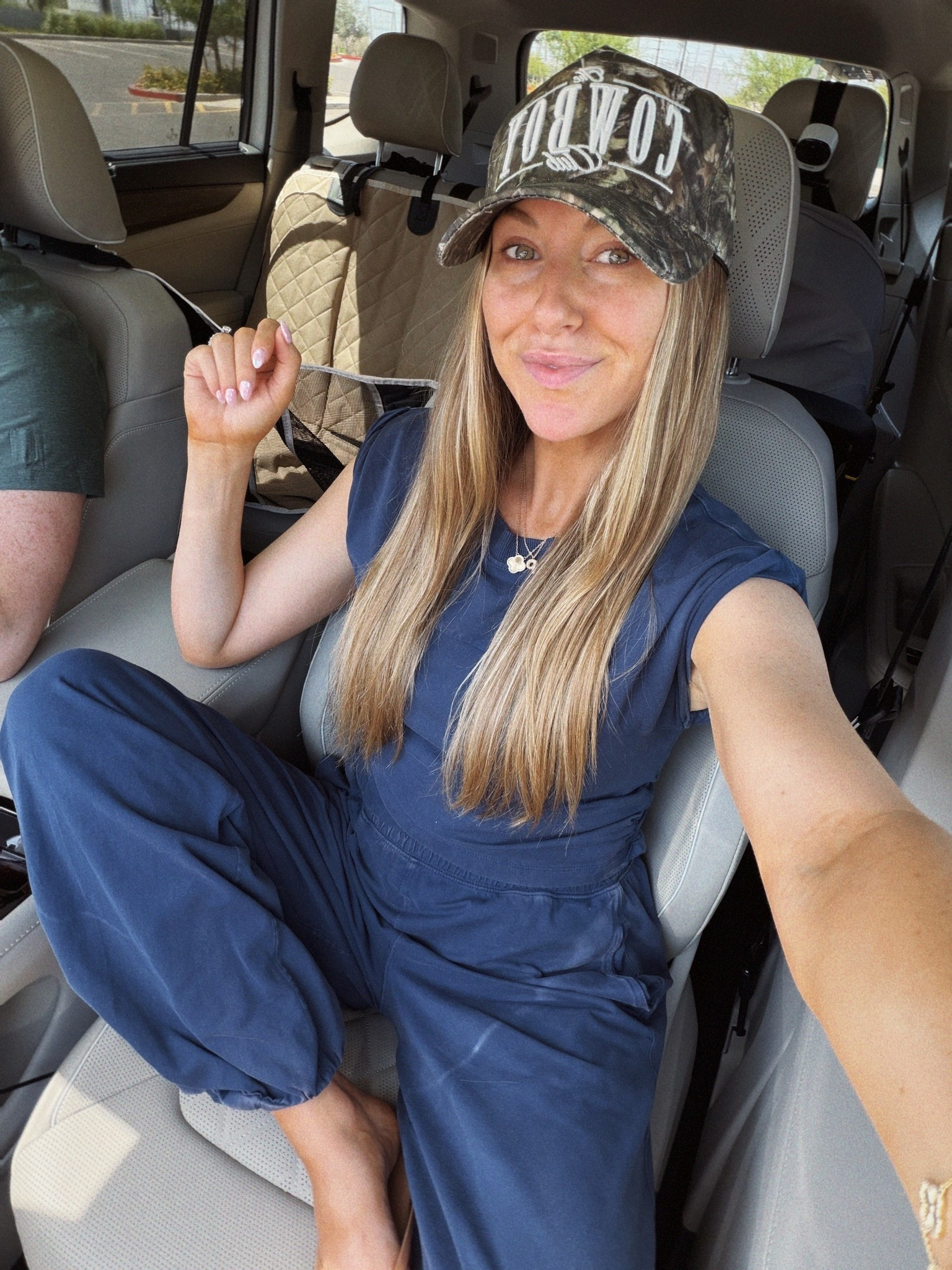 Comfy fit this morning for a quick Dr appt! Wearing a small