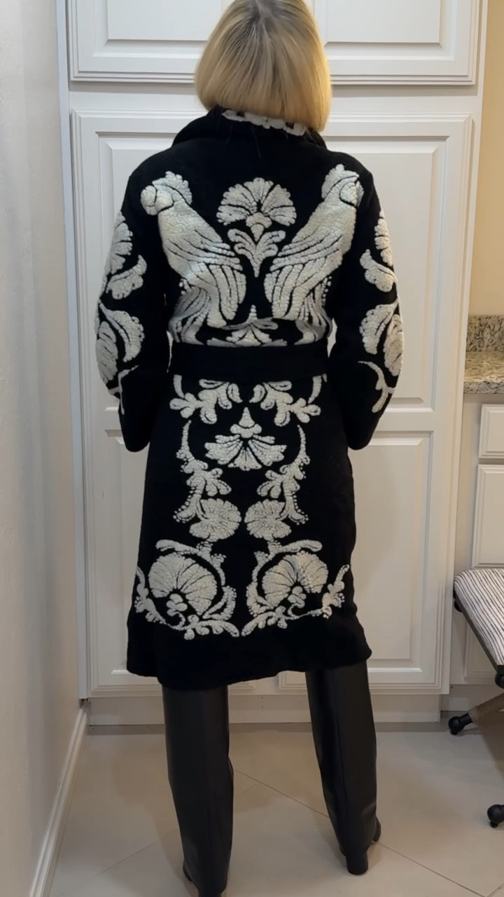 This year’s version of last year’s Farm Rio coat is EVEN BETTER!!


#LTKSeasonal #LTKStyleTip #LTKHoliday