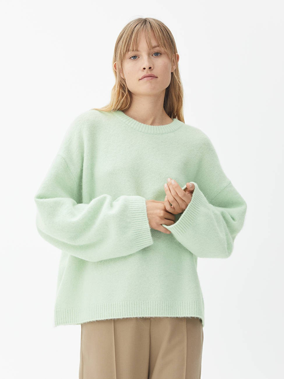 ARKET
	
	
			   Women
	
	
			   Knitwear
	
	
			   Bell-Sleeve Alpaca Jumper | ARKET (US&UK)