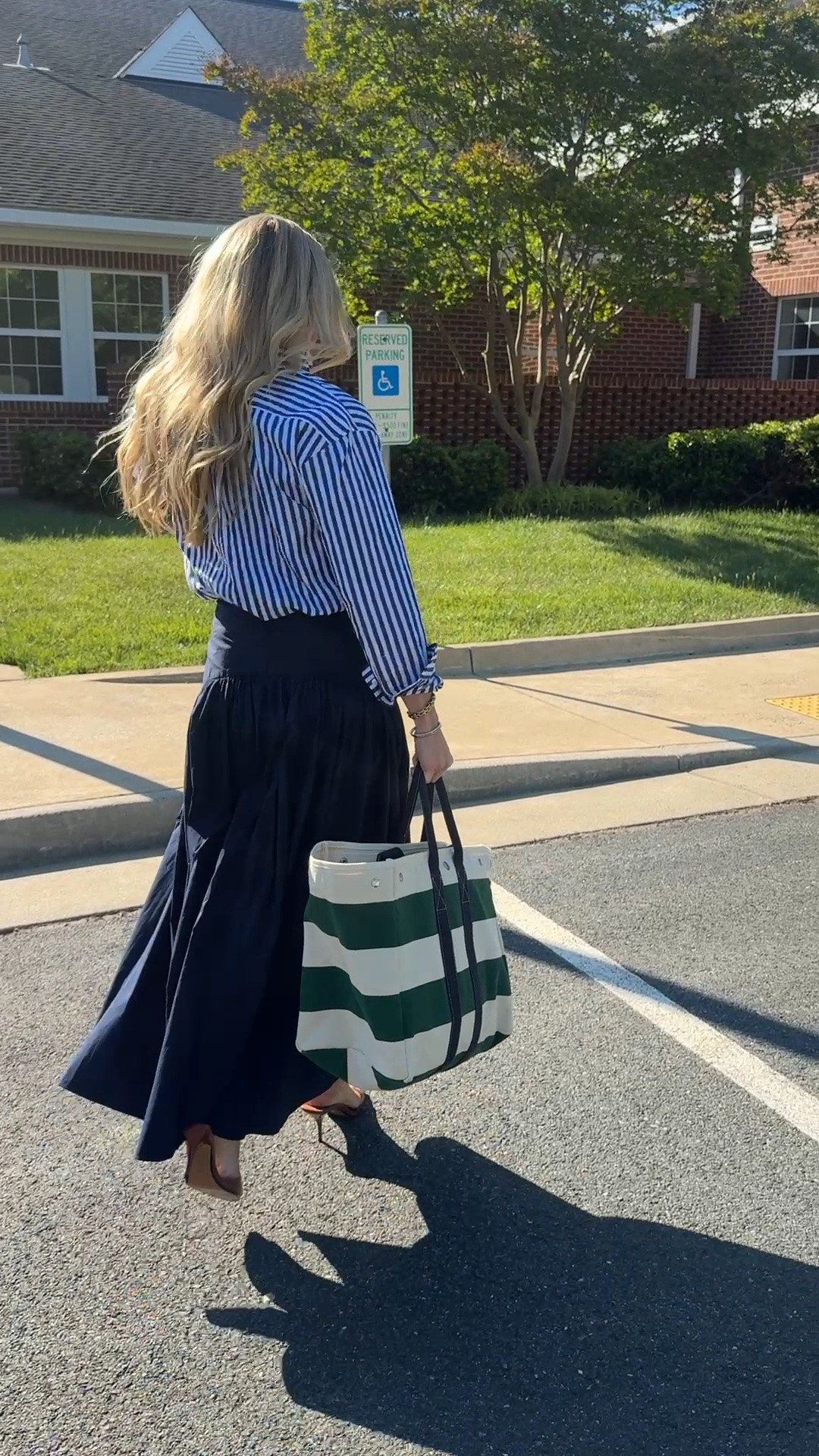 Navy white striped blouse + navy skirt + green cream striped bag.

#LTKootd #LTKmomlife #LTKgrwm