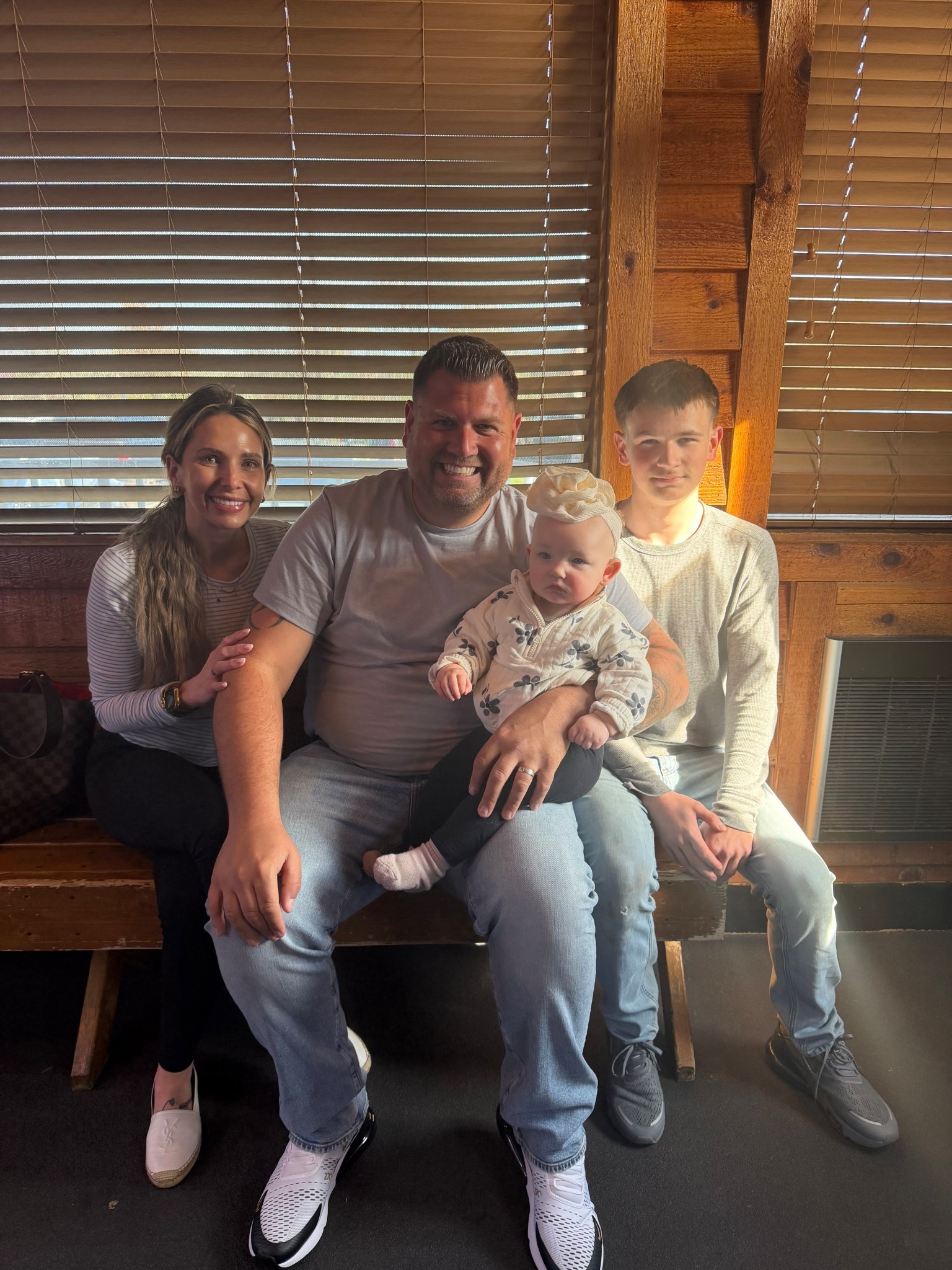 My beautiful family grabbing a quick bite to eat- all our go to outfit deets are linked! 