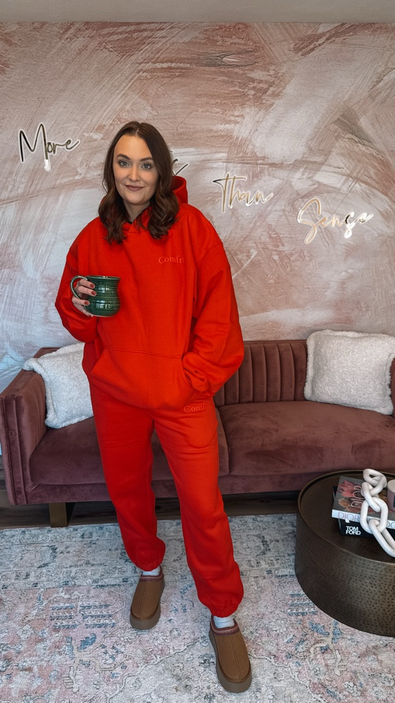 The perfect set for the holidays 🤍

#LTKHoliday #LTKMidsize #LTKSaleAlert