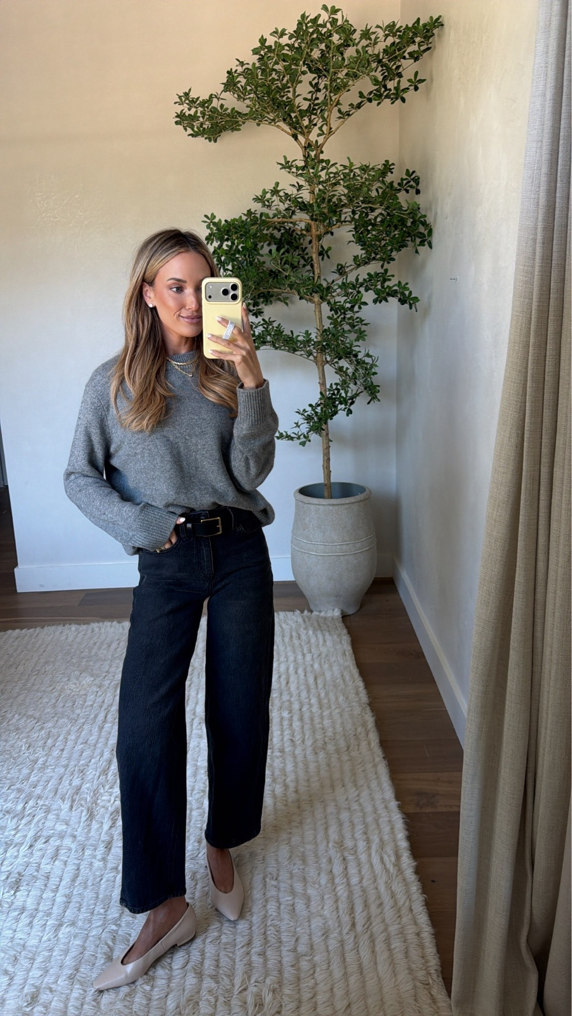 Wearing an xs in the sweater and my regular size in the jeans!

#LTKgrwm #LTKootd #LTKSeasonal