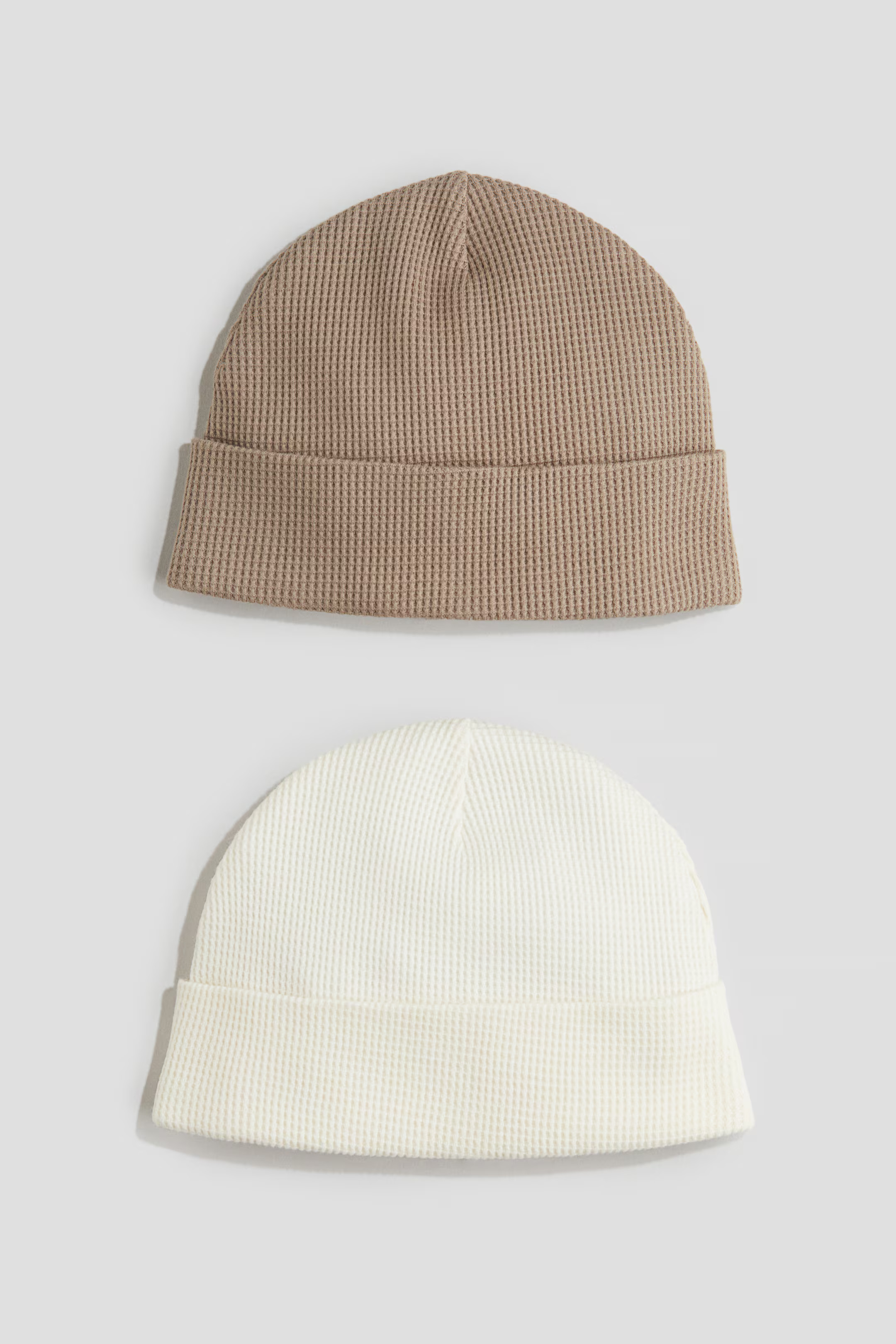 Lot de 2 bonnets côtelés - Beige foncé/crème - ENFANT | H&M FR | H&M (FR, IT, ES, PT, BE)