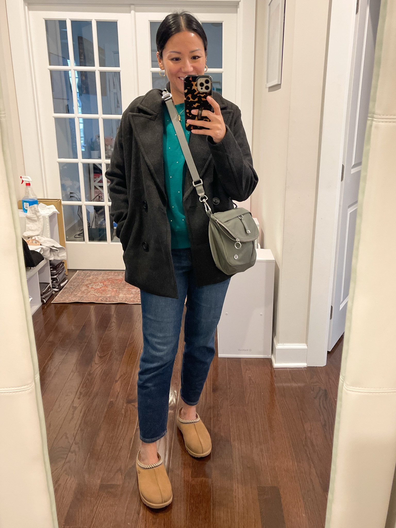 Size small sweatshirt
Size XS pea coat
Size 4 jeans
Exact color of bag unavailable but exact style is linked
Kids size 6 Tasman Uggs 


#LTKFindsUnder50 #LTKStyleTip #LTKSaleAlert