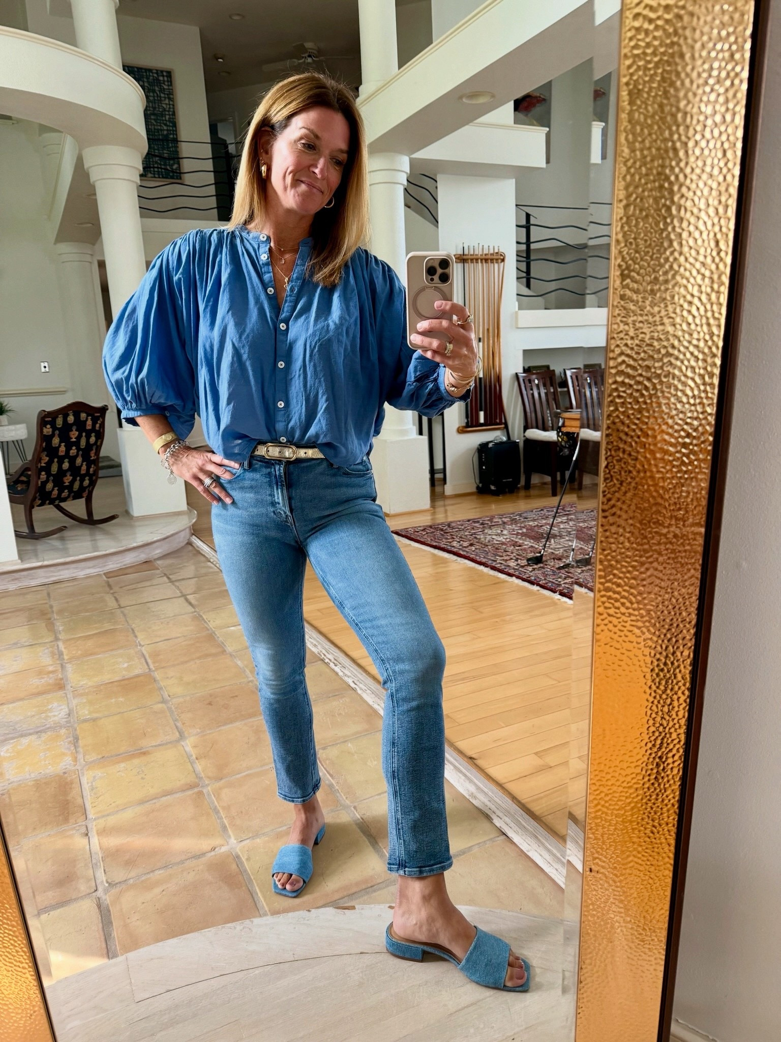 And a pop of gold 💛



#LTKStyleTip #LTKShoeCrush