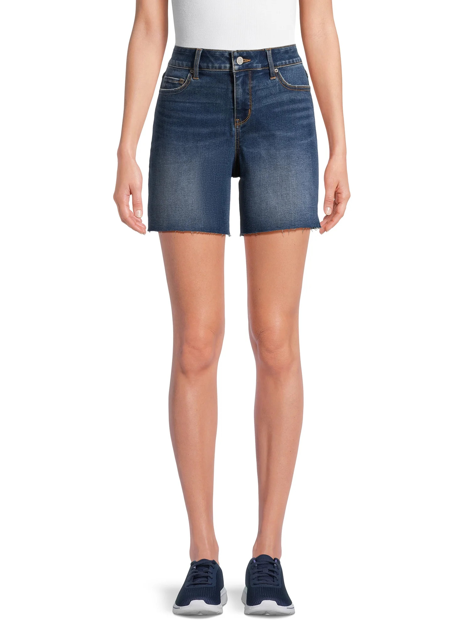 Time and Tru Women's Mid-Rise Raw Hem Denim Shorts, 6” Inseam, Sizes 2-20 | Walmart (US)