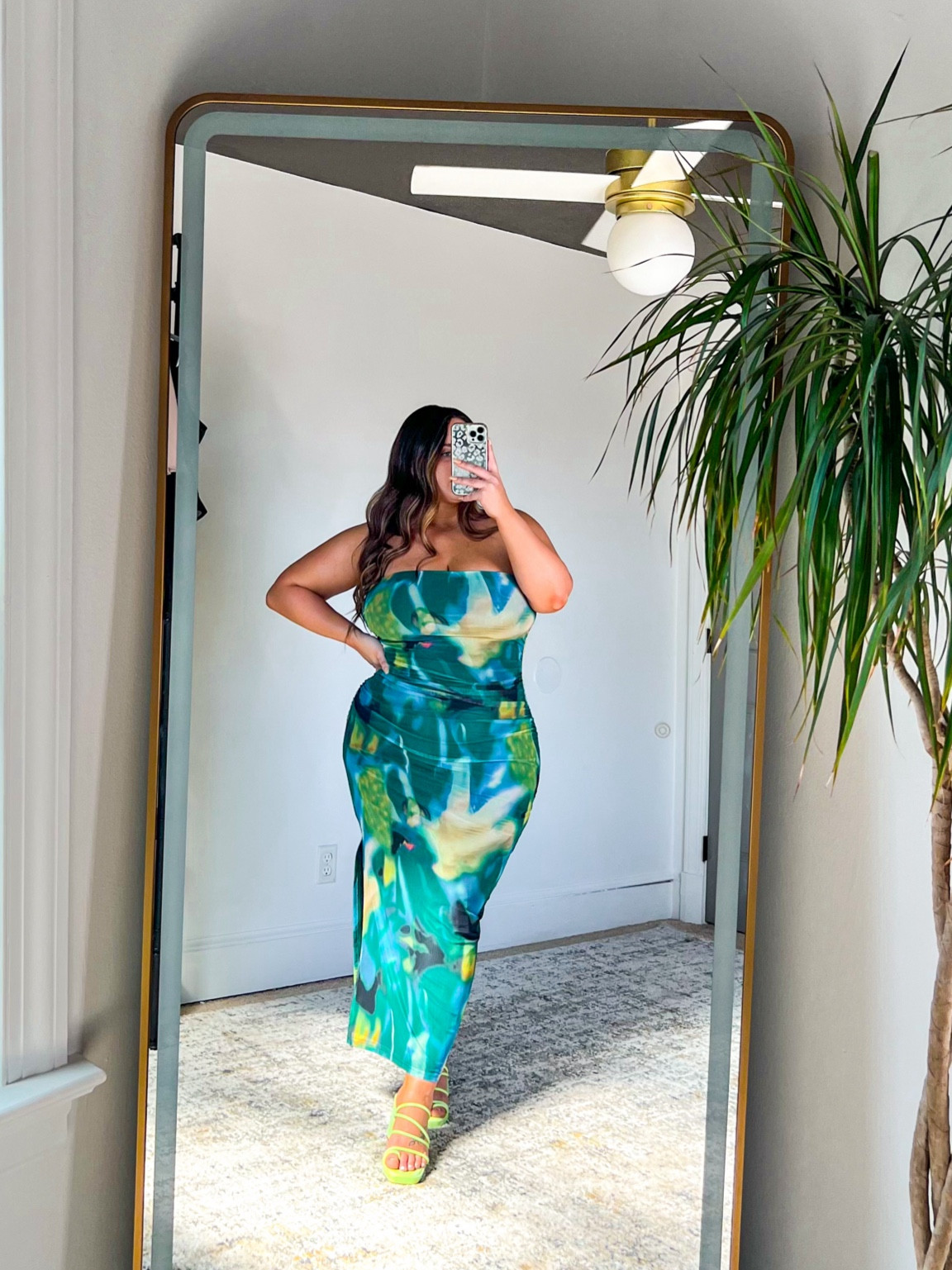 Size 14 wearing an XL

Stretchy with ruching! Very flattering and comfortable! 

#weddingguest #springdresses #resortwear #strapless #LTKcurves #size14 #size16 #dress #springstyle #summerstyle 

#LTKmidsize #LTKwedding #LTKtravel