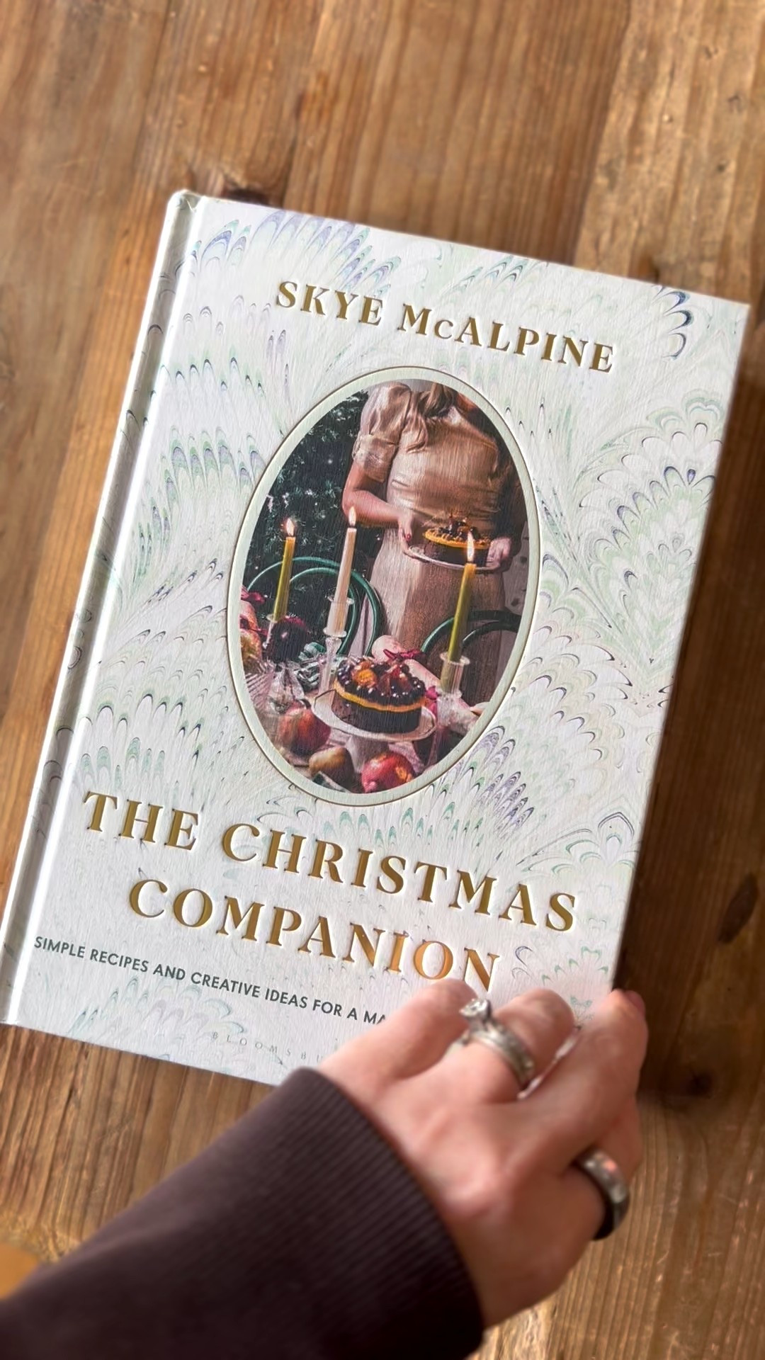 the prettiest christmas book

#LTKFindsUnder50 #LTKHome #LTKHoliday