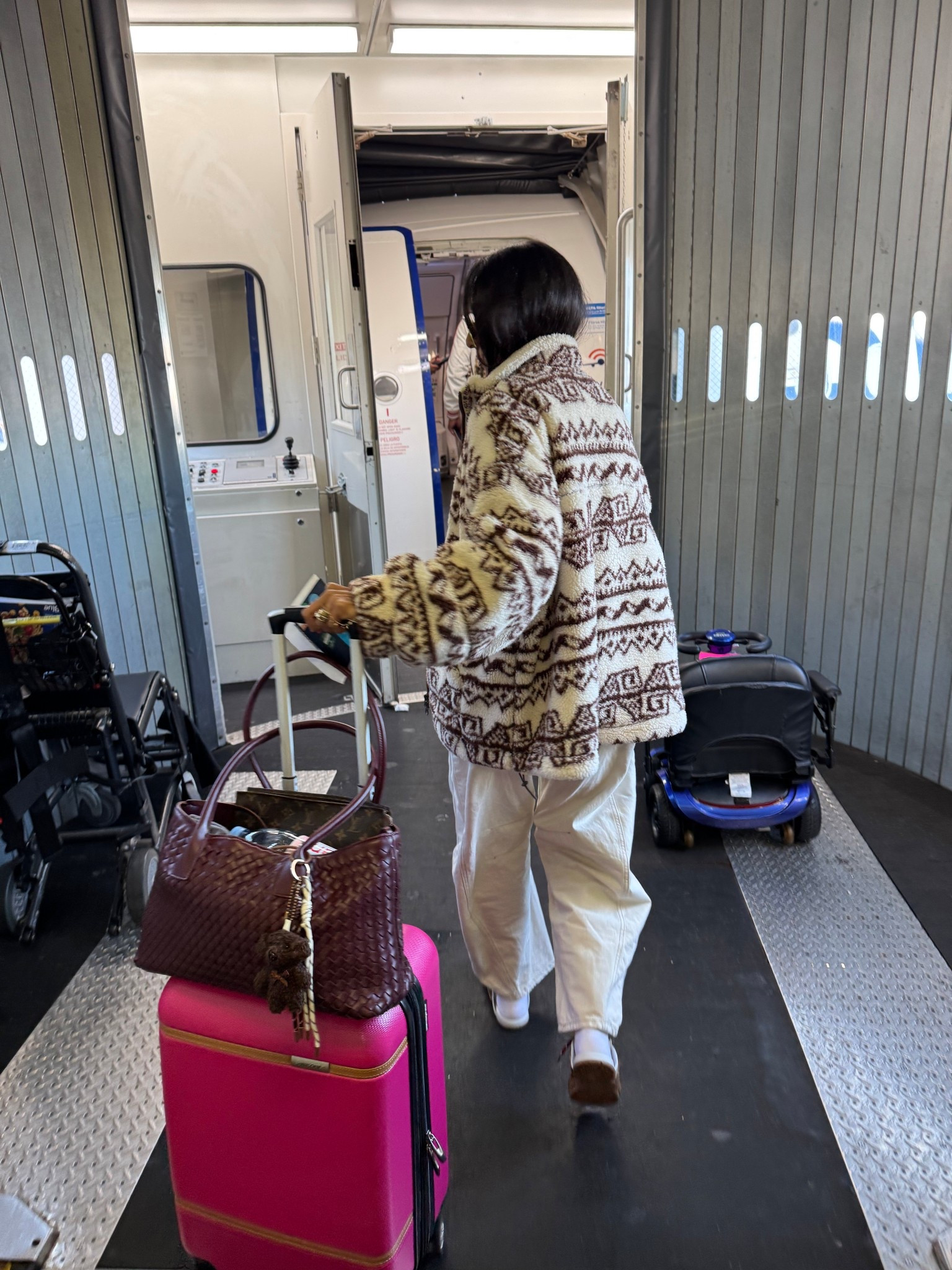 i wear this fleece everyday! i sized up to small for oversized fit 

#LTKCyberWeek #LTKGiftGuide #LTKdayinmylife