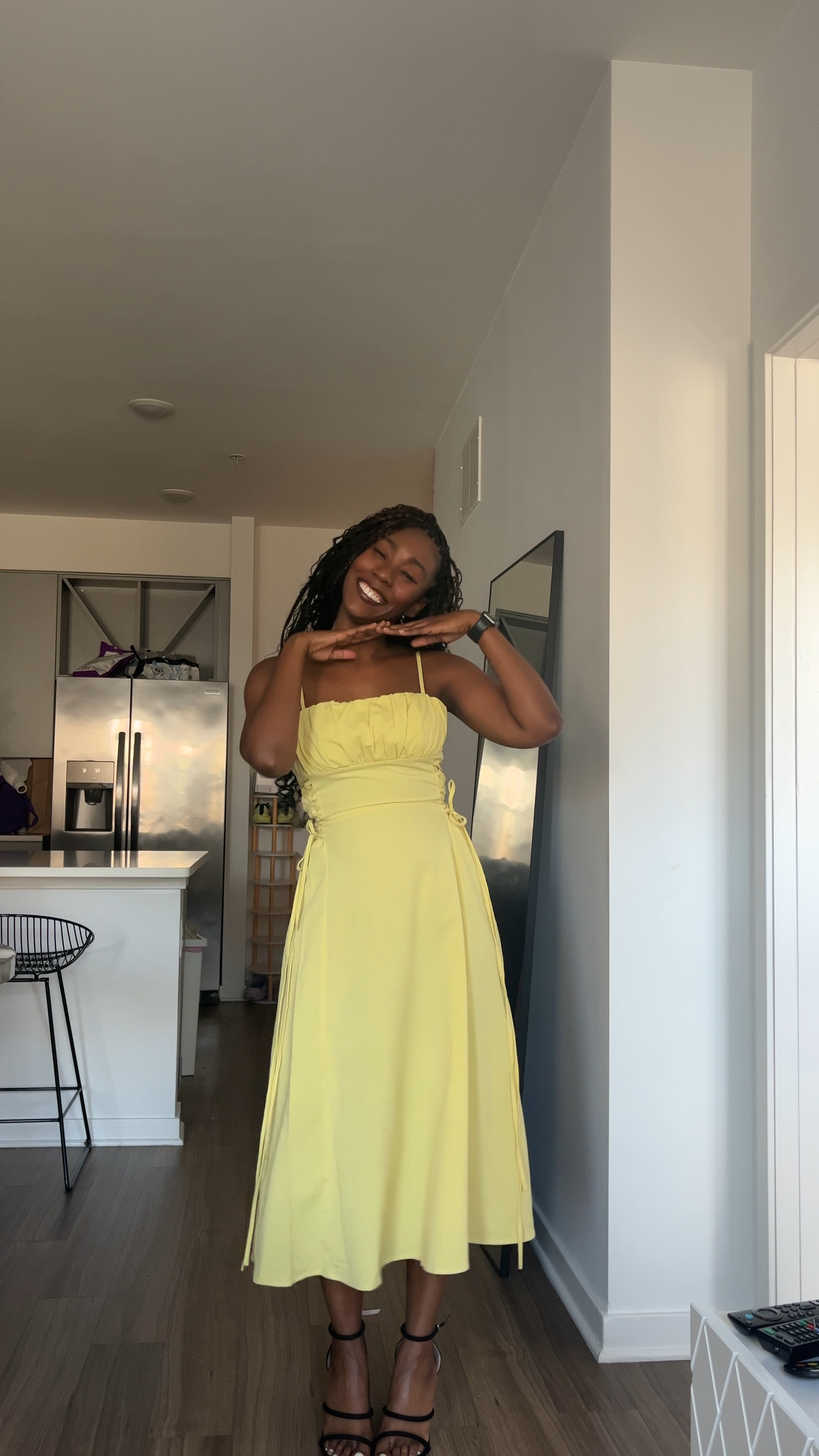 the cutest yellow dress 