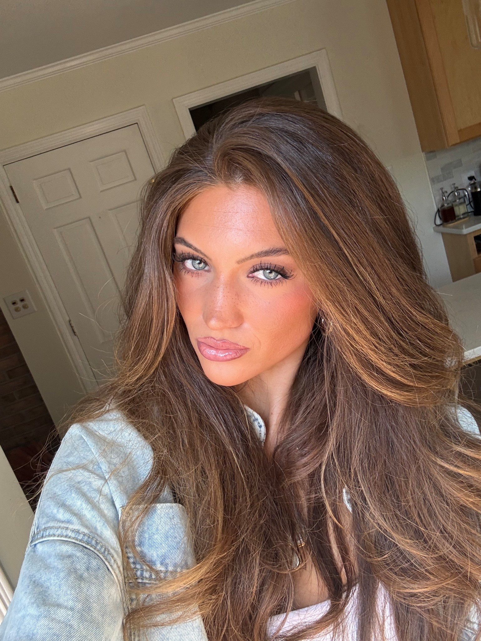 Bronzer and blush 

#LTKvlog #LTKootd #LTKU