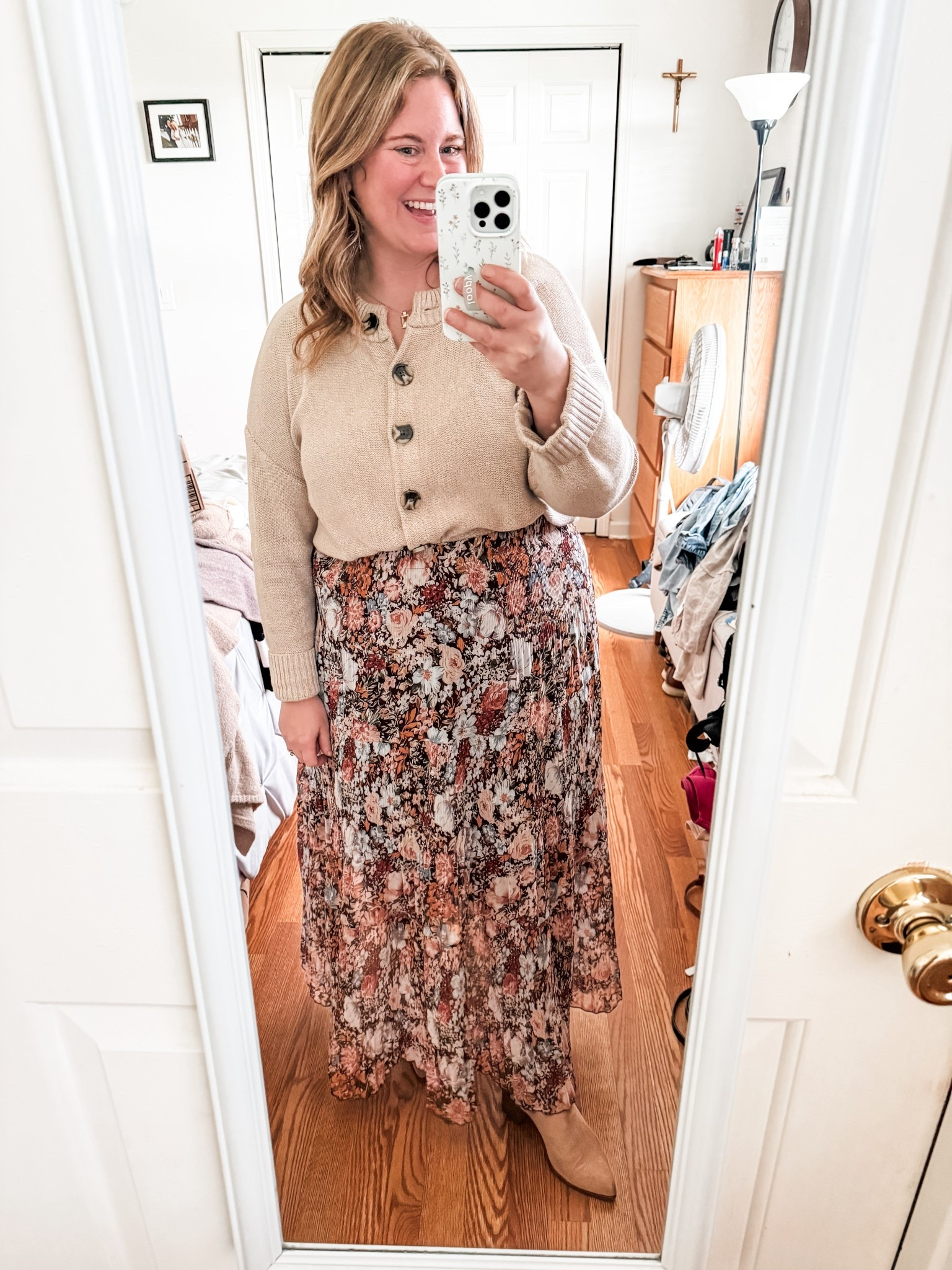 Teacher outfit!

Wearing an XL in my skirt and quince cardigan 

#LTKWorkwear #LTKMidsize #LTKSeasonal