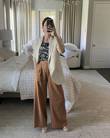 Four ways I styled these linen pants

Summer outfits, Mother’s Day outfits, graduation outfits, blazer, Dillards, Antonio Melani
x MG Style, resort wear


#LTKGiftGuide #LTKFindsUnder50 #LTKStyleTip