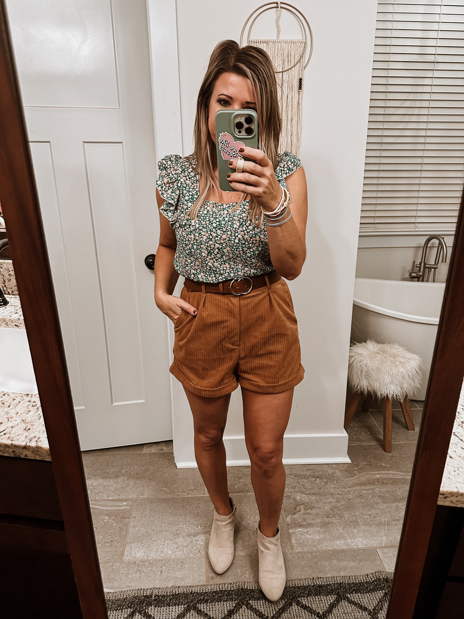 Loving this color combo!

#LTKStyleTip #LTKOver40