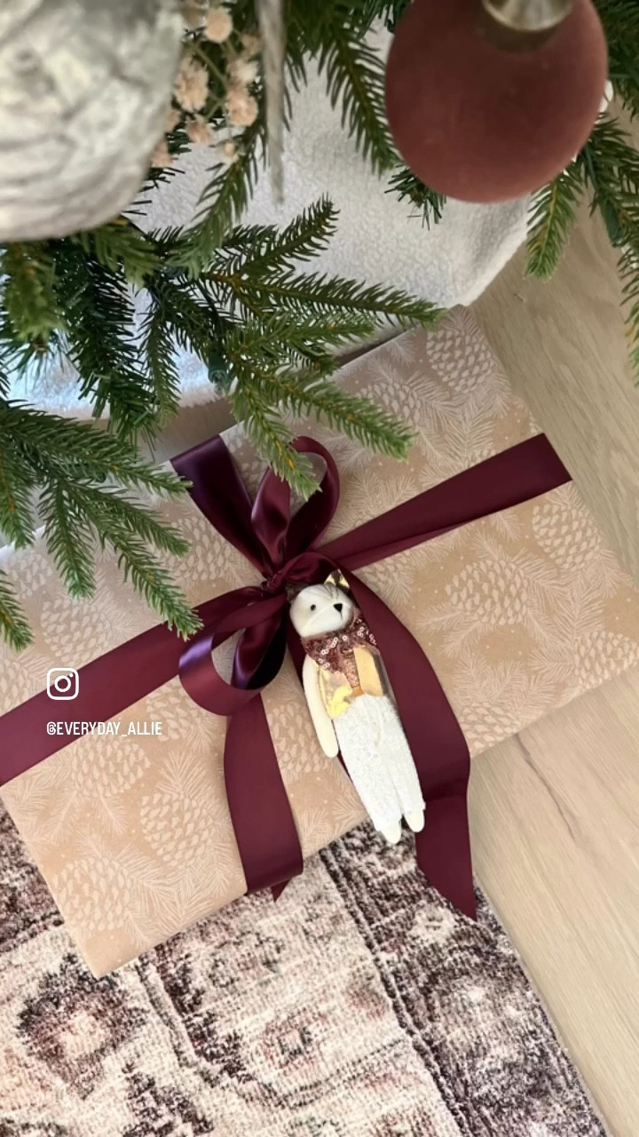 Family traditions for Christmas Eve. 

Christmas, Christmas Eve gifts, family pjs, matching family pjs

#LTKGiftGuide #LTKSeasonal #LTKfamily